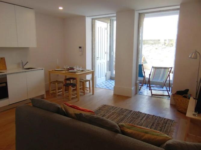 Lovely With Cute Terrace In Centre * Porto