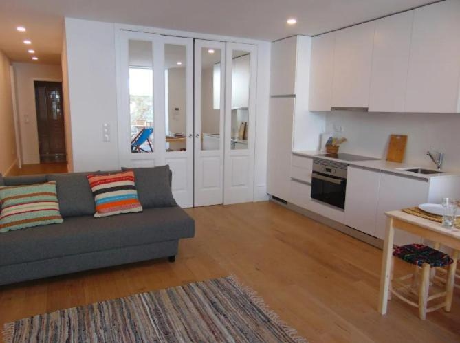 Lovely With Cute Terrace In Centre