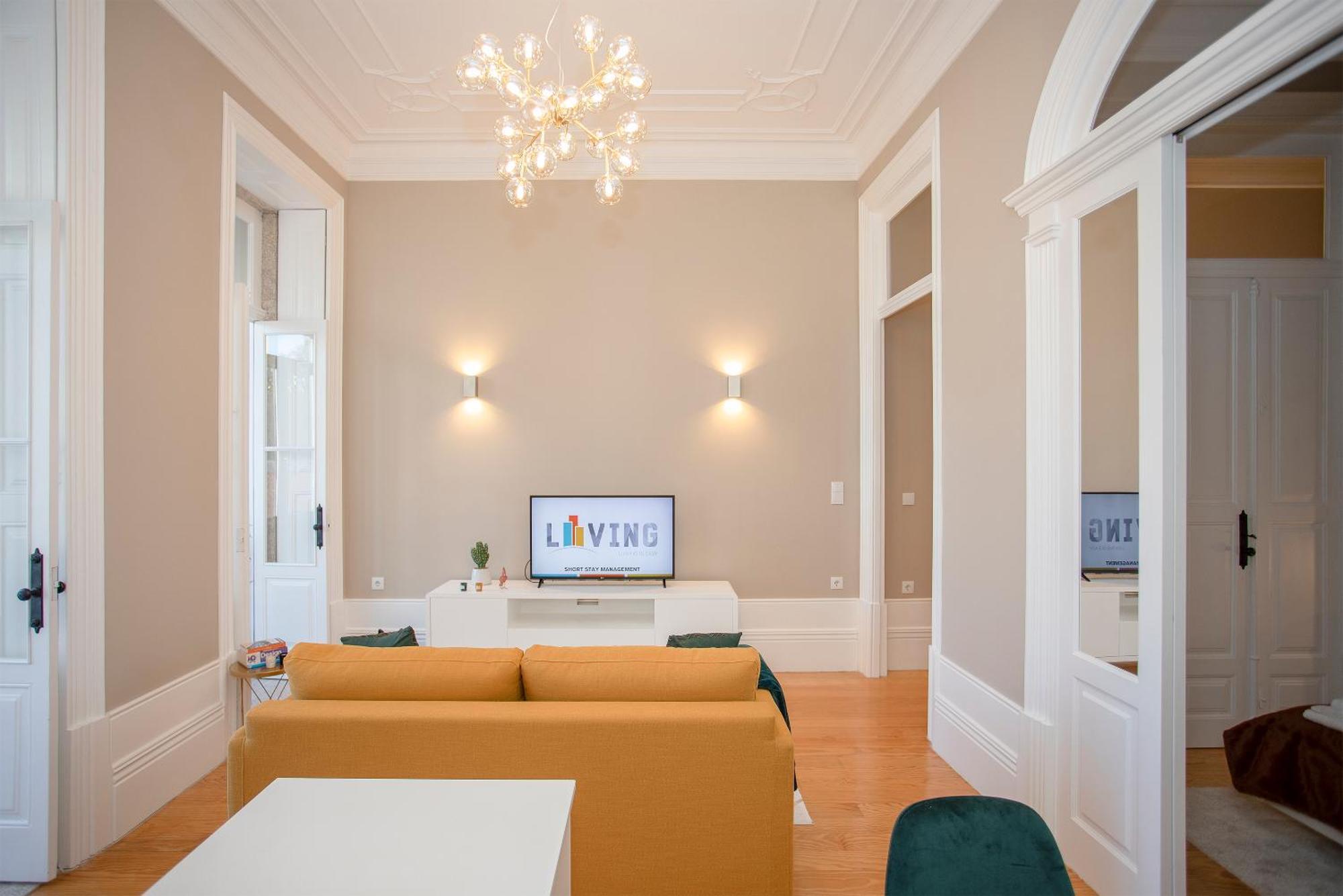 Liiiving In - Balcony Design Apartment Porto