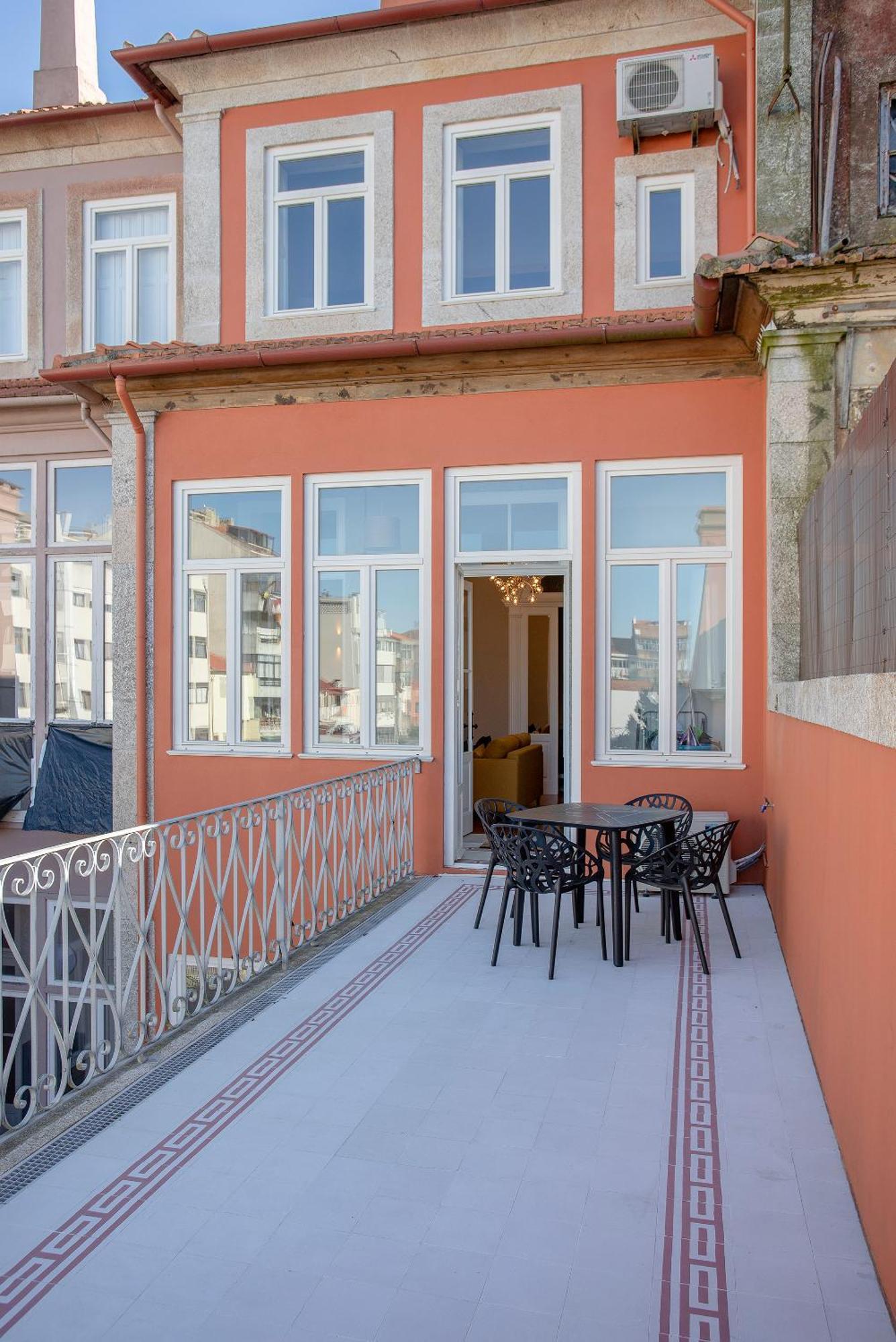 Apartment Liiiving In - Balcony Design