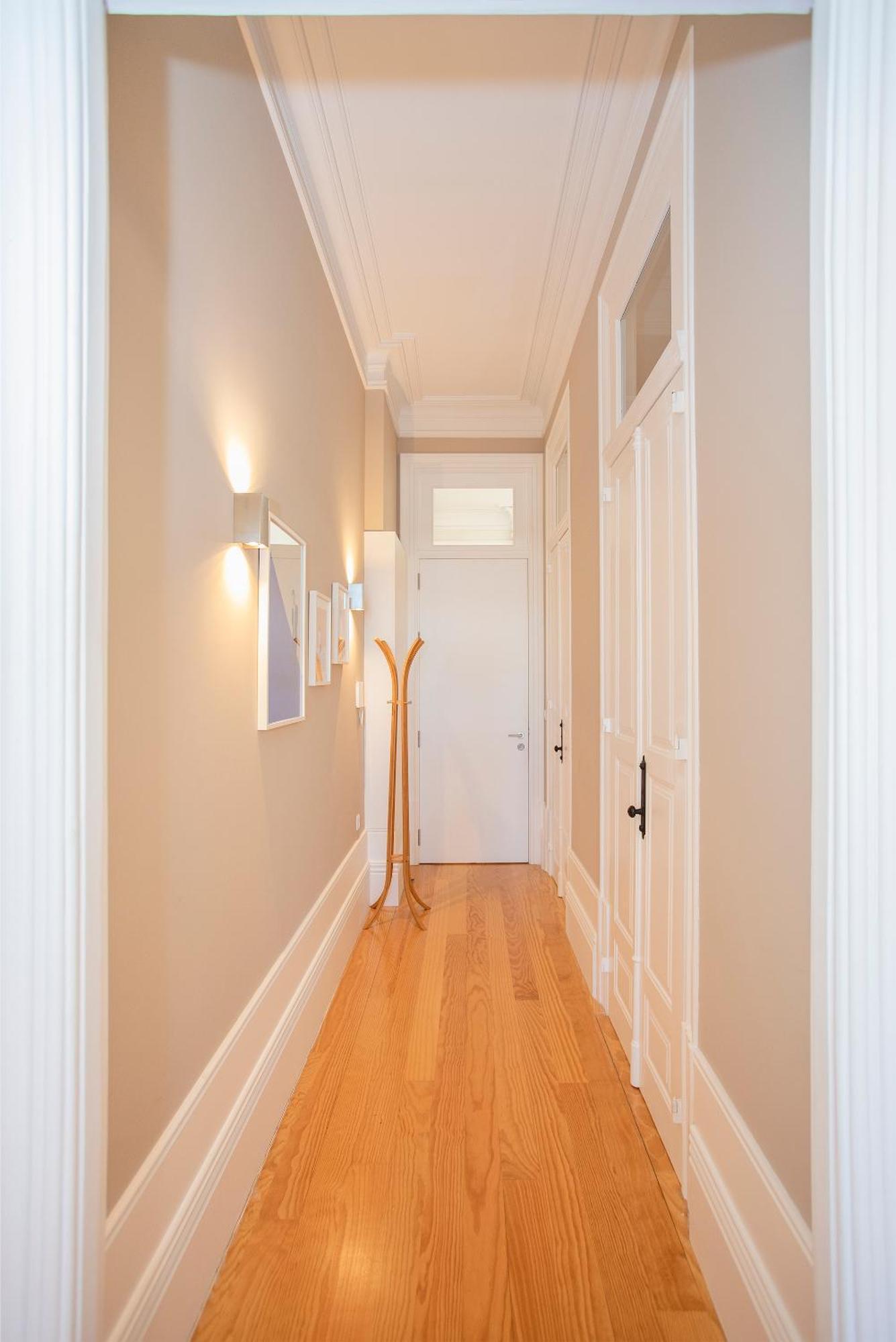 Liiiving In - Balcony Design Apartment