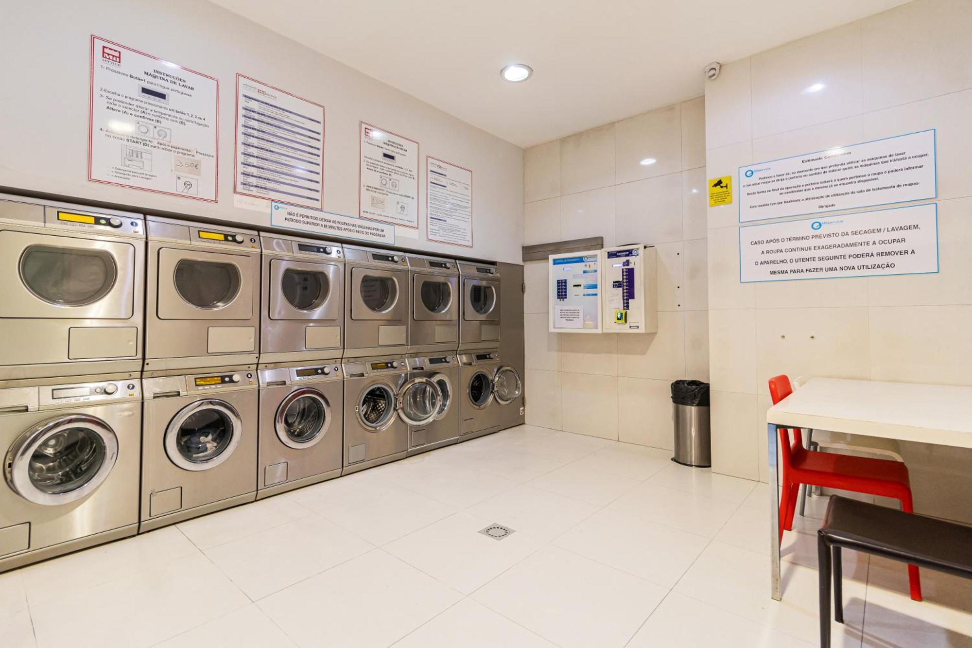 S1405 - Practical And Modern - Ac, Balcony And Parking Apartment Porto