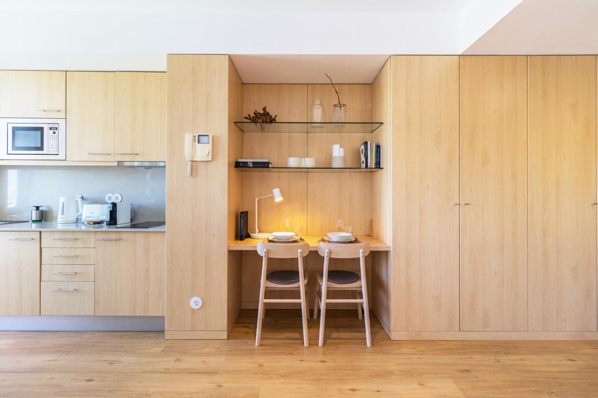S1405 - Practical And Modern - Ac, Balcony And Parking Apartment *