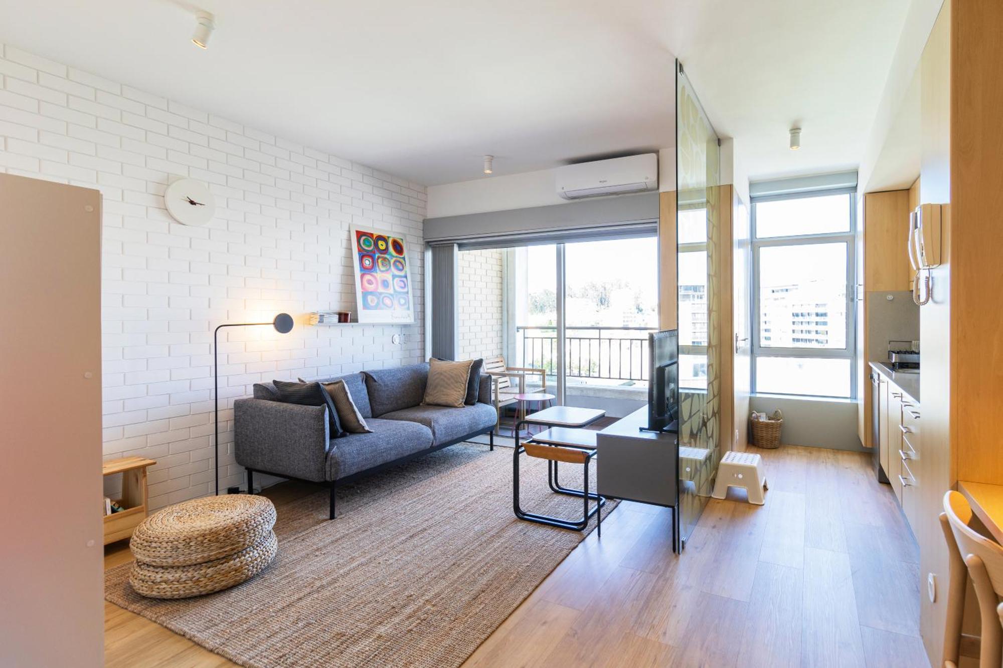 Apartment S1405 - Practical And Modern - Ac, Balcony And Parking *