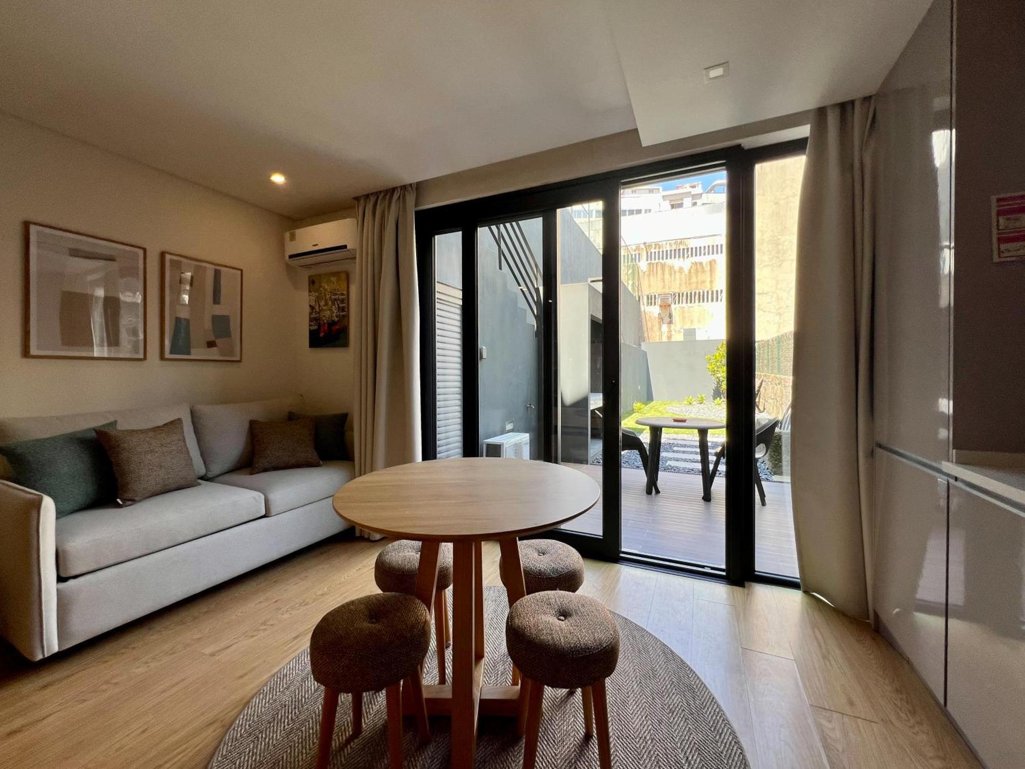 Light-filled With Garden • Downtown Apartment