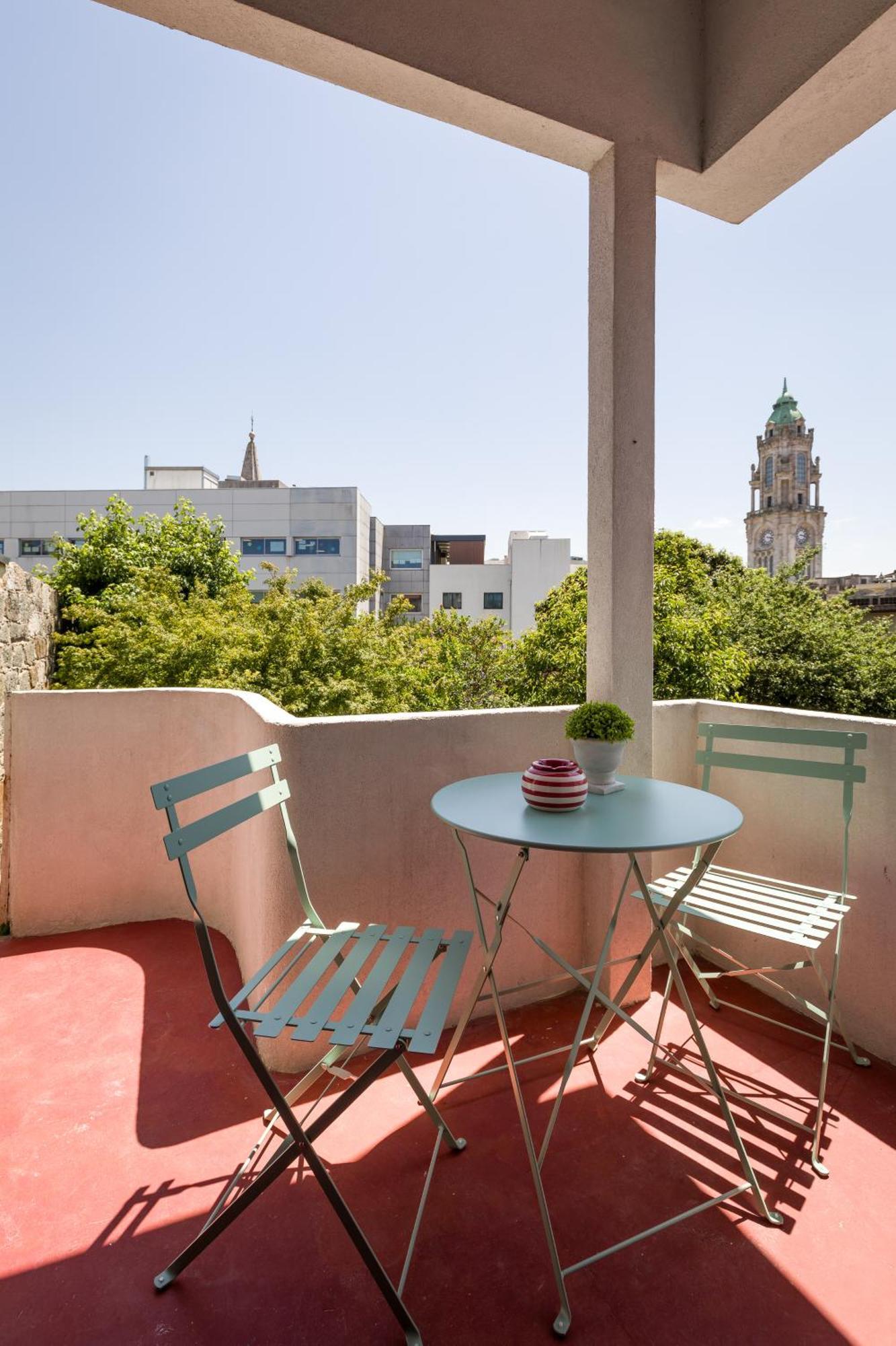 Almada Charm & Guest house