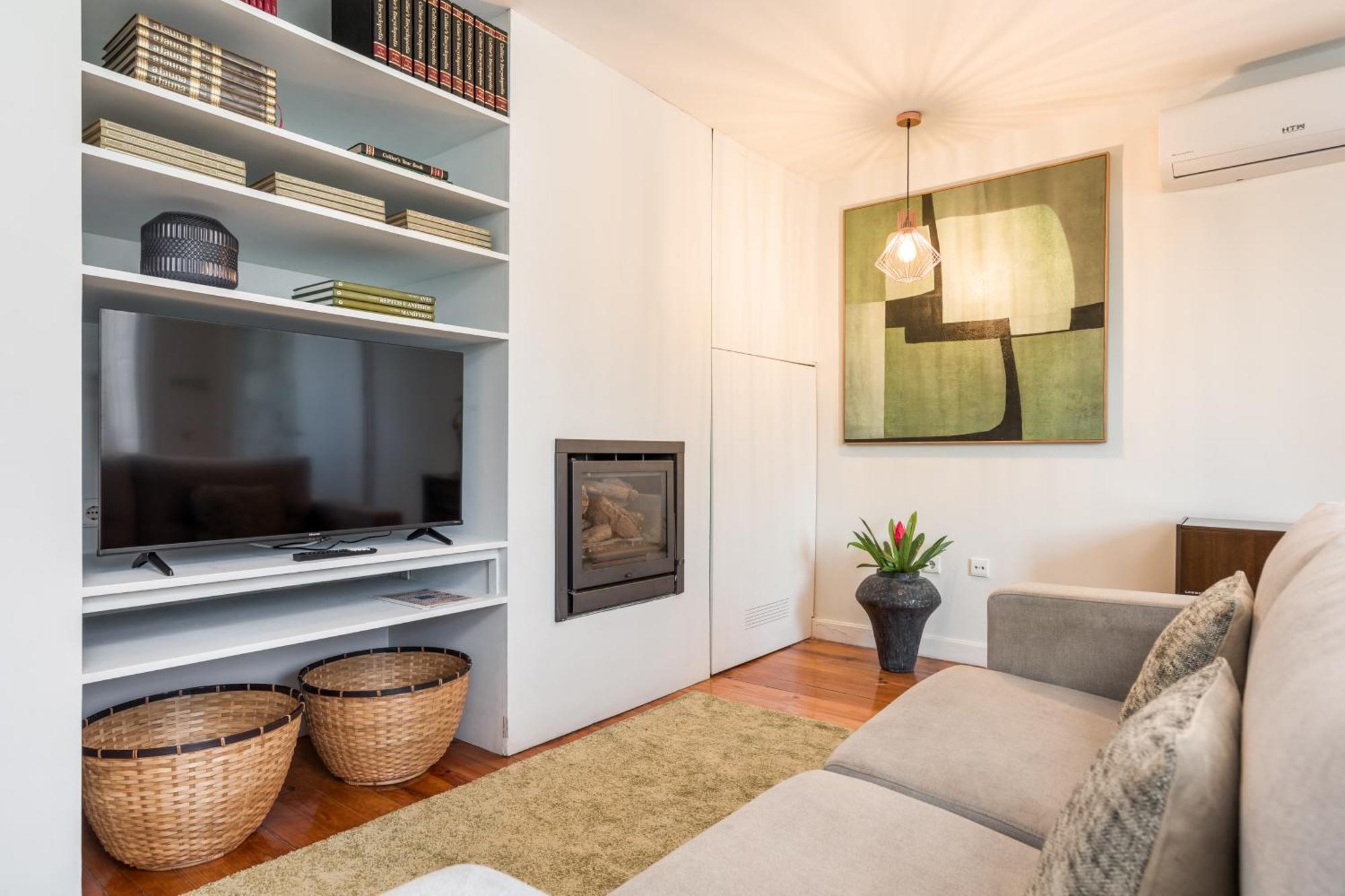 Guest house Almada Charm & *