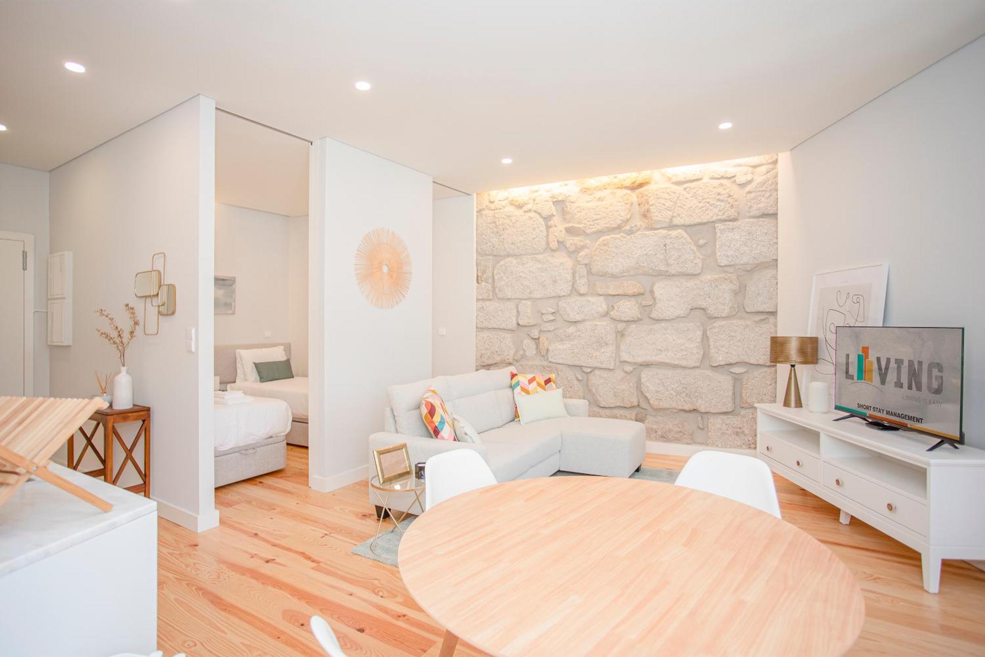 Apartment Liiiving In - Aliados Stone *