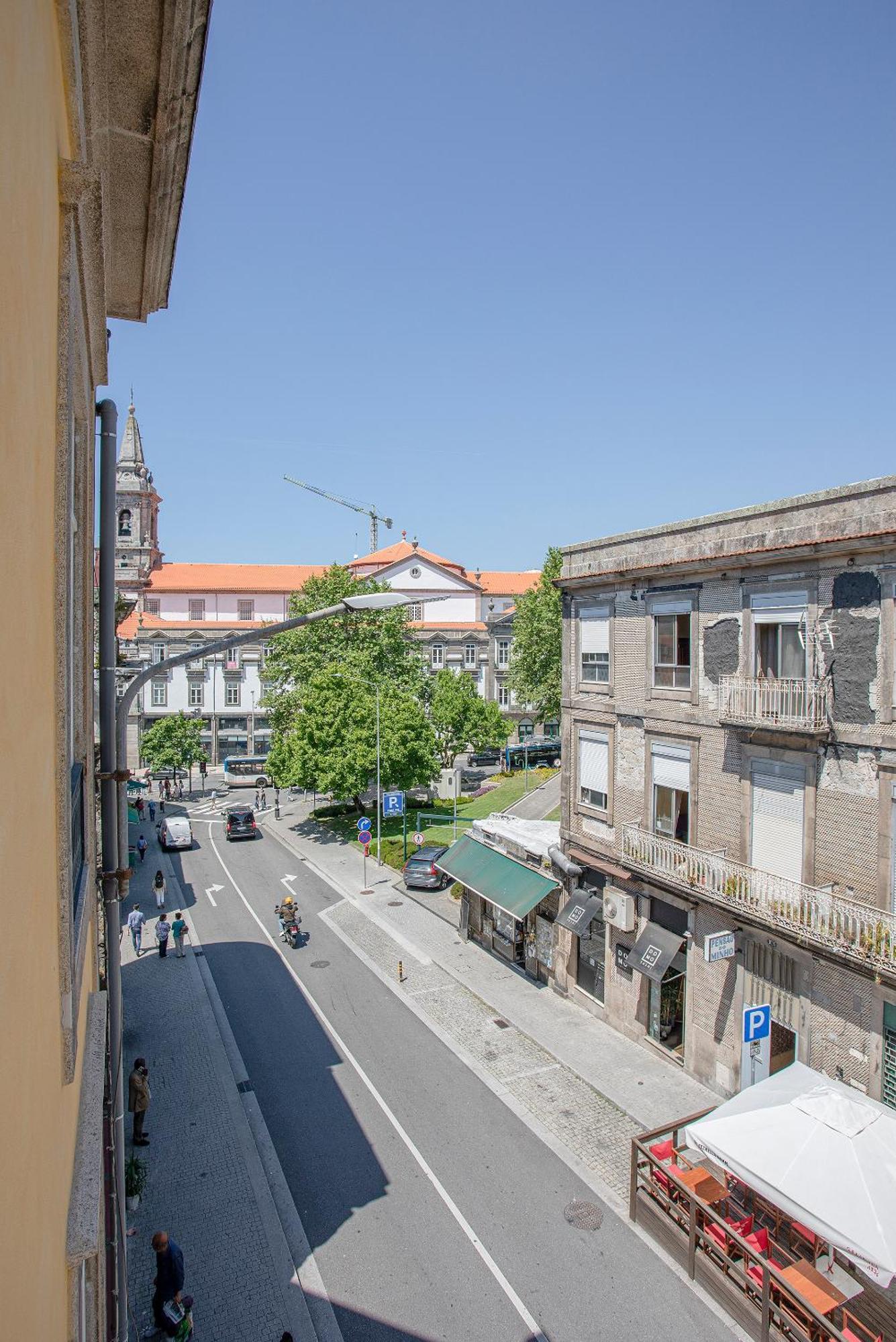 Liiiving In - Aliados Stone * Porto