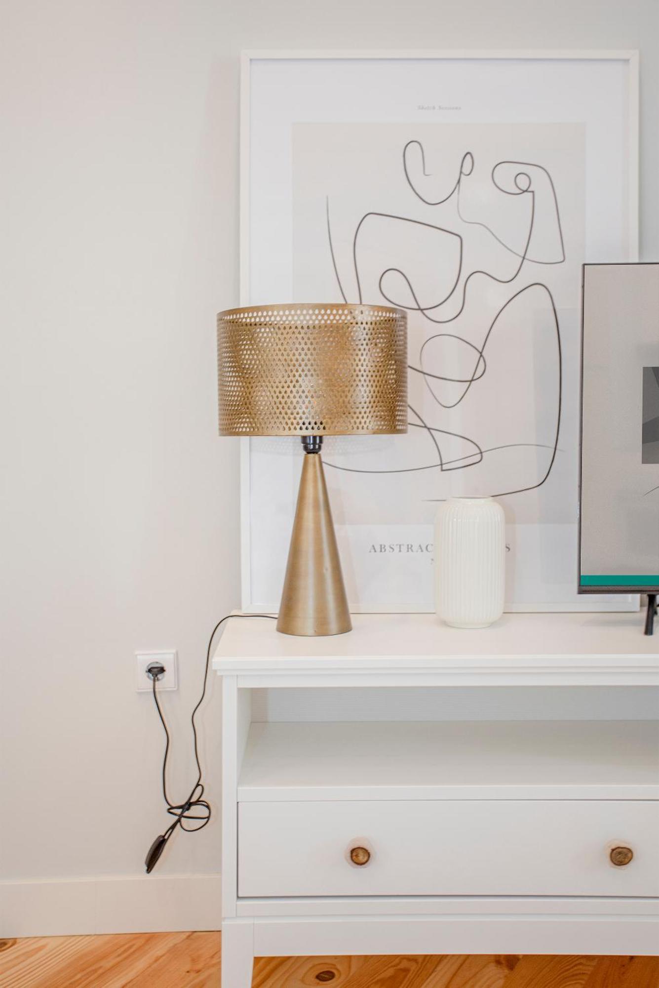 Liiiving In - Aliados Stone Apartment *