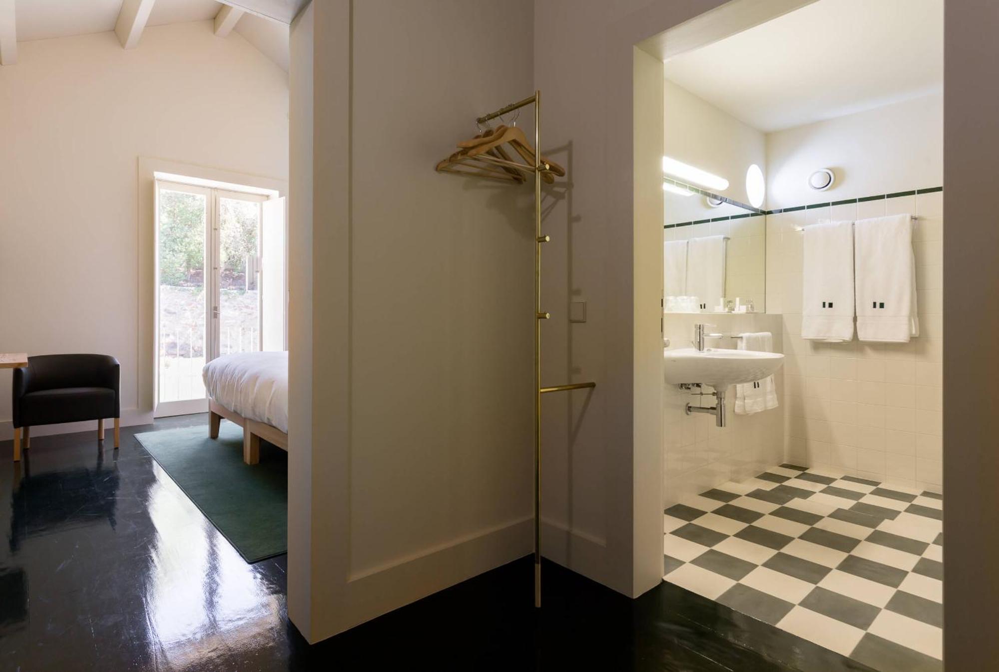 Duas Portas Townhouse Bed & Breakfast