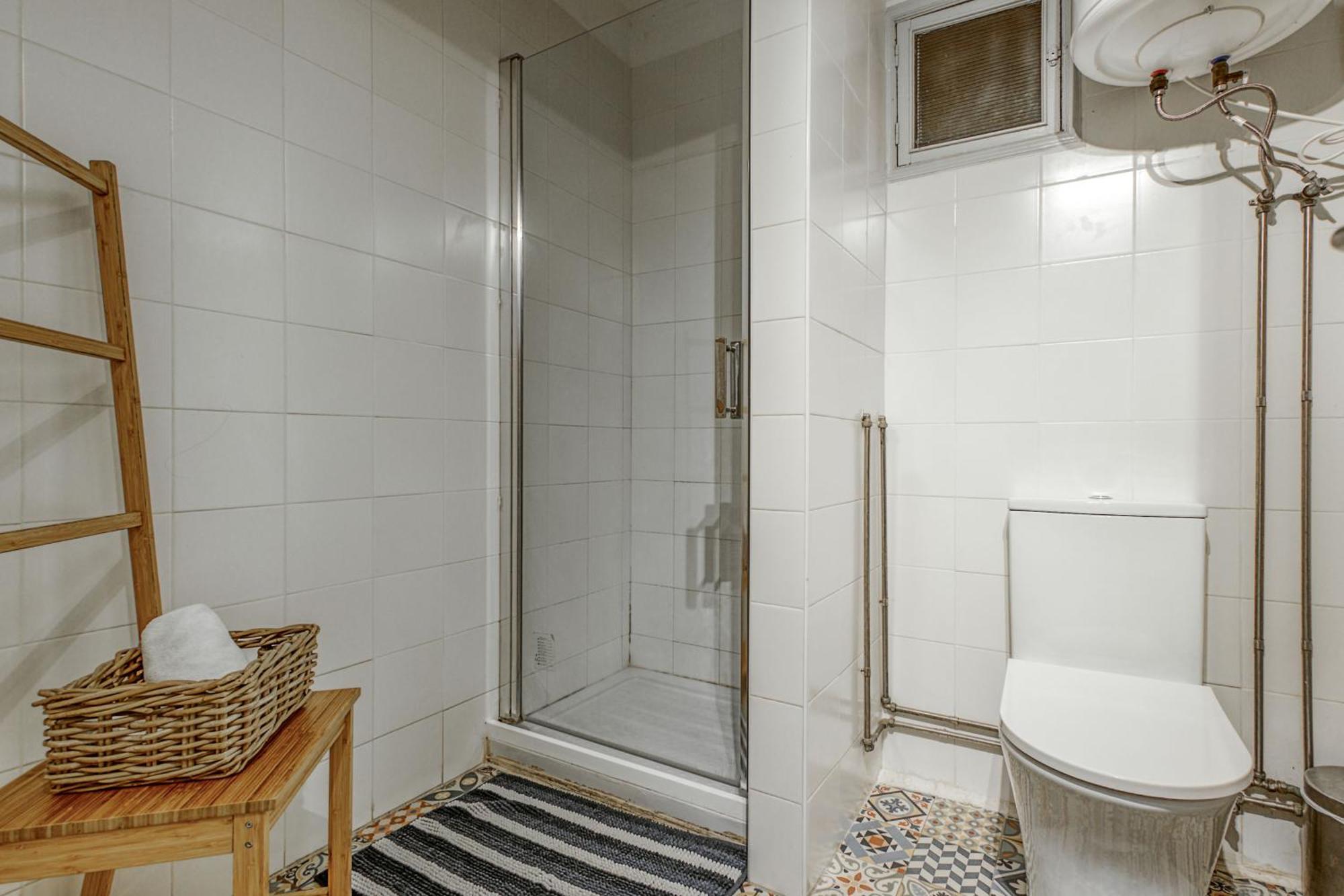 Hostel Travel & Live