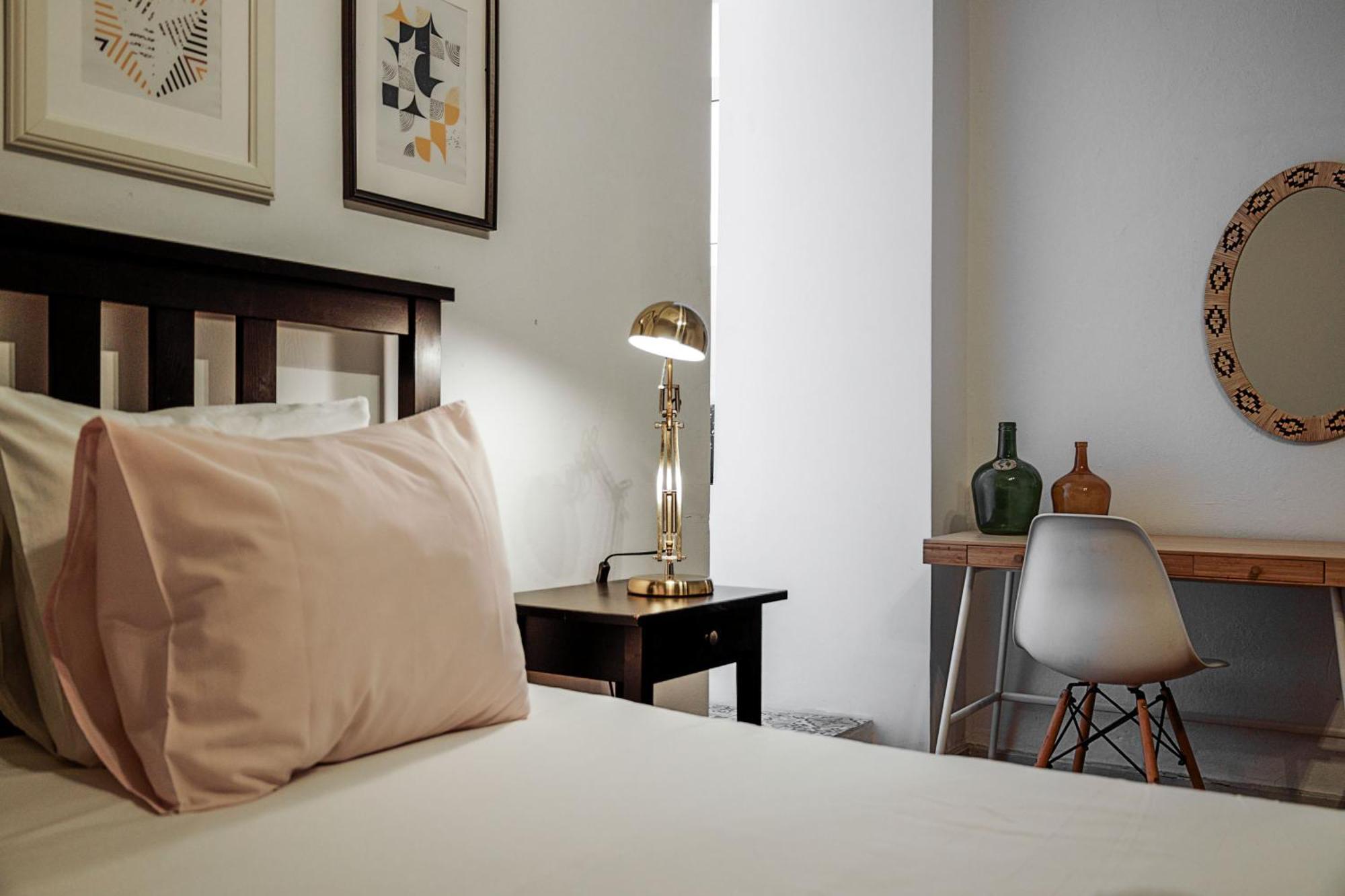 Travel & Live Hostel Porto