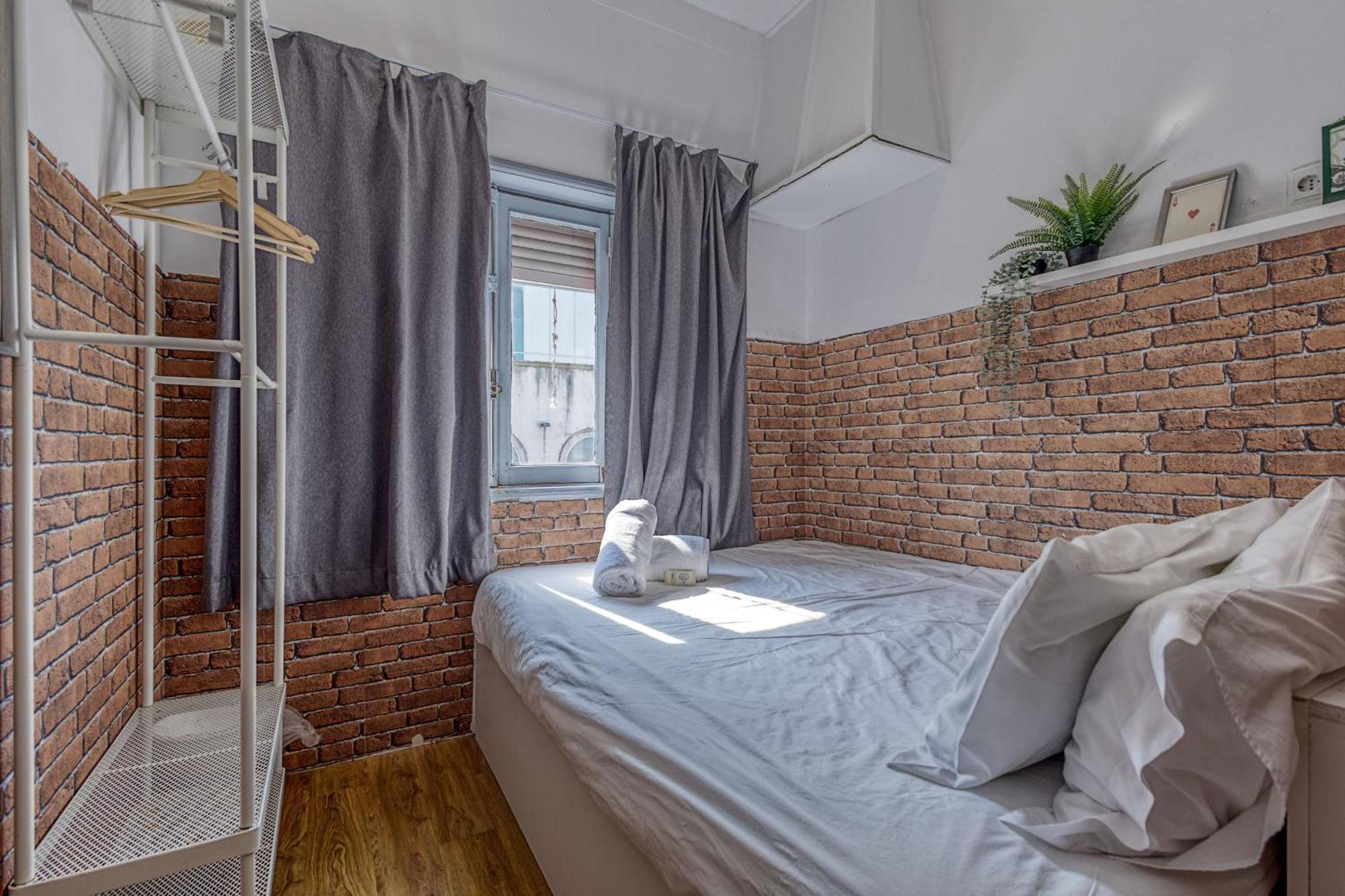 Hostel Travel & Live *