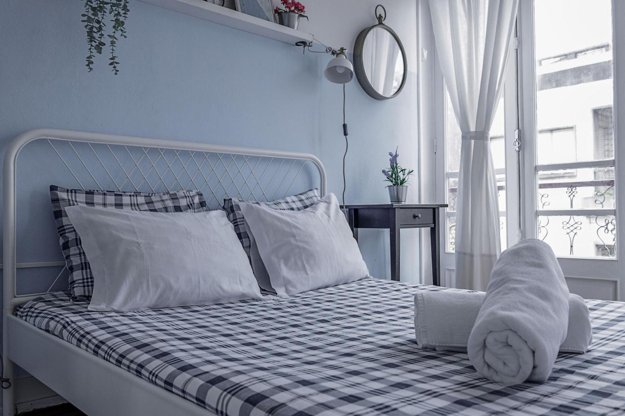 Travel & Live Hostel