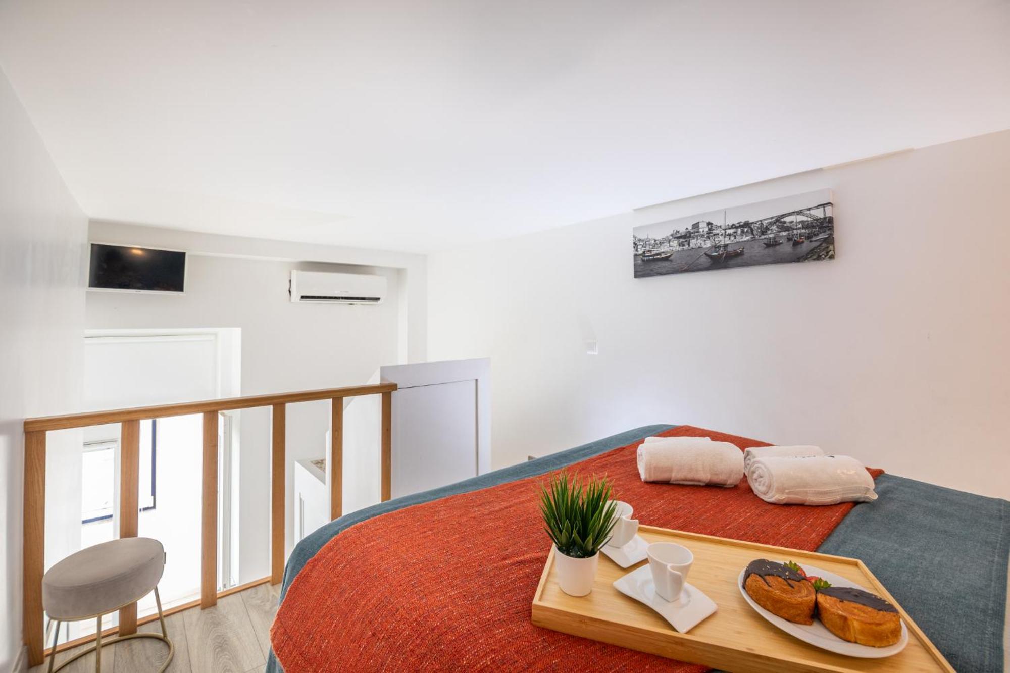 Deluxe Spacious Flats W Mezzanine By Host Wise *
