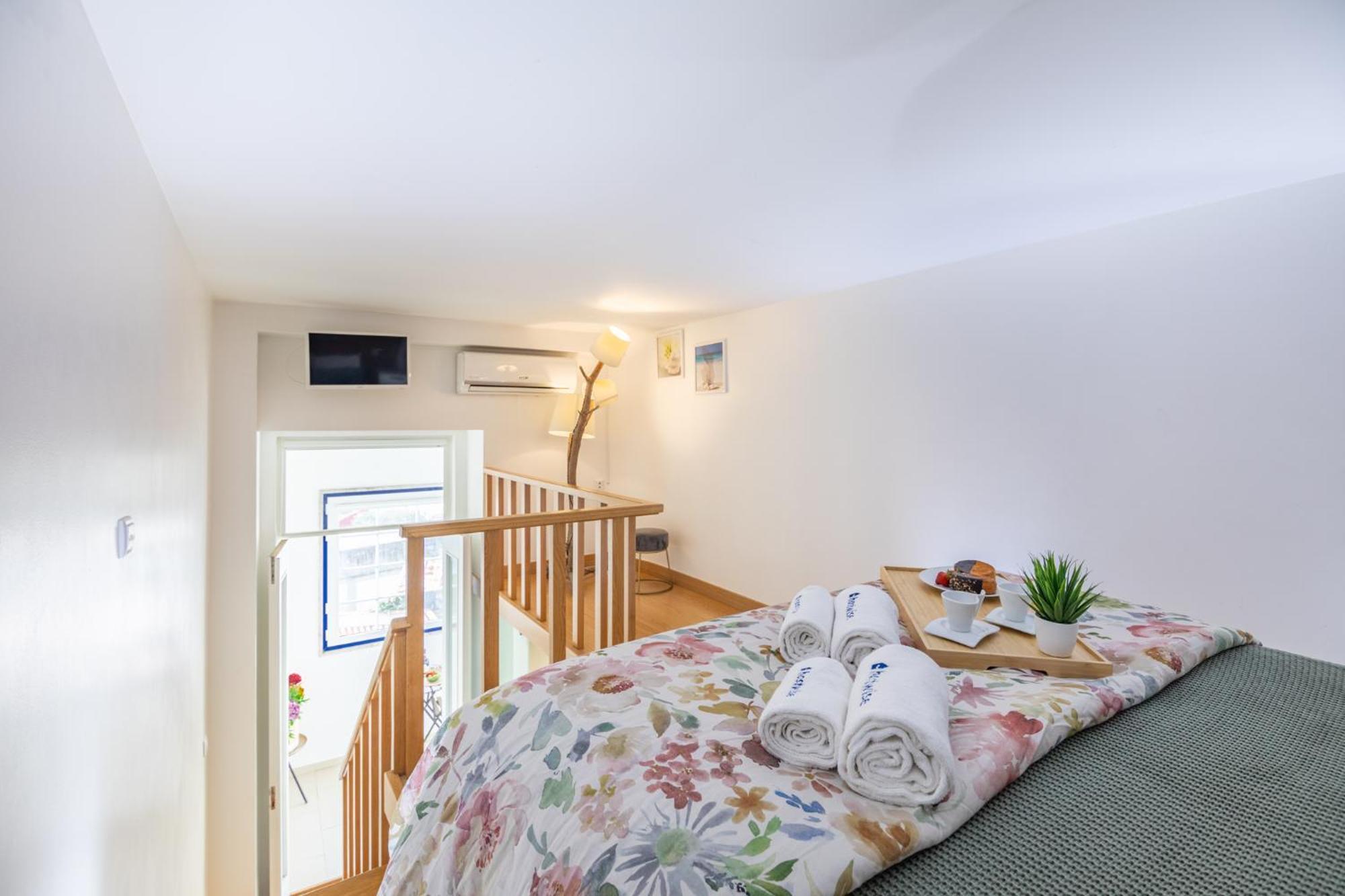 Deluxe Spacious Flats W Mezzanine By Host Wise Apartment *
