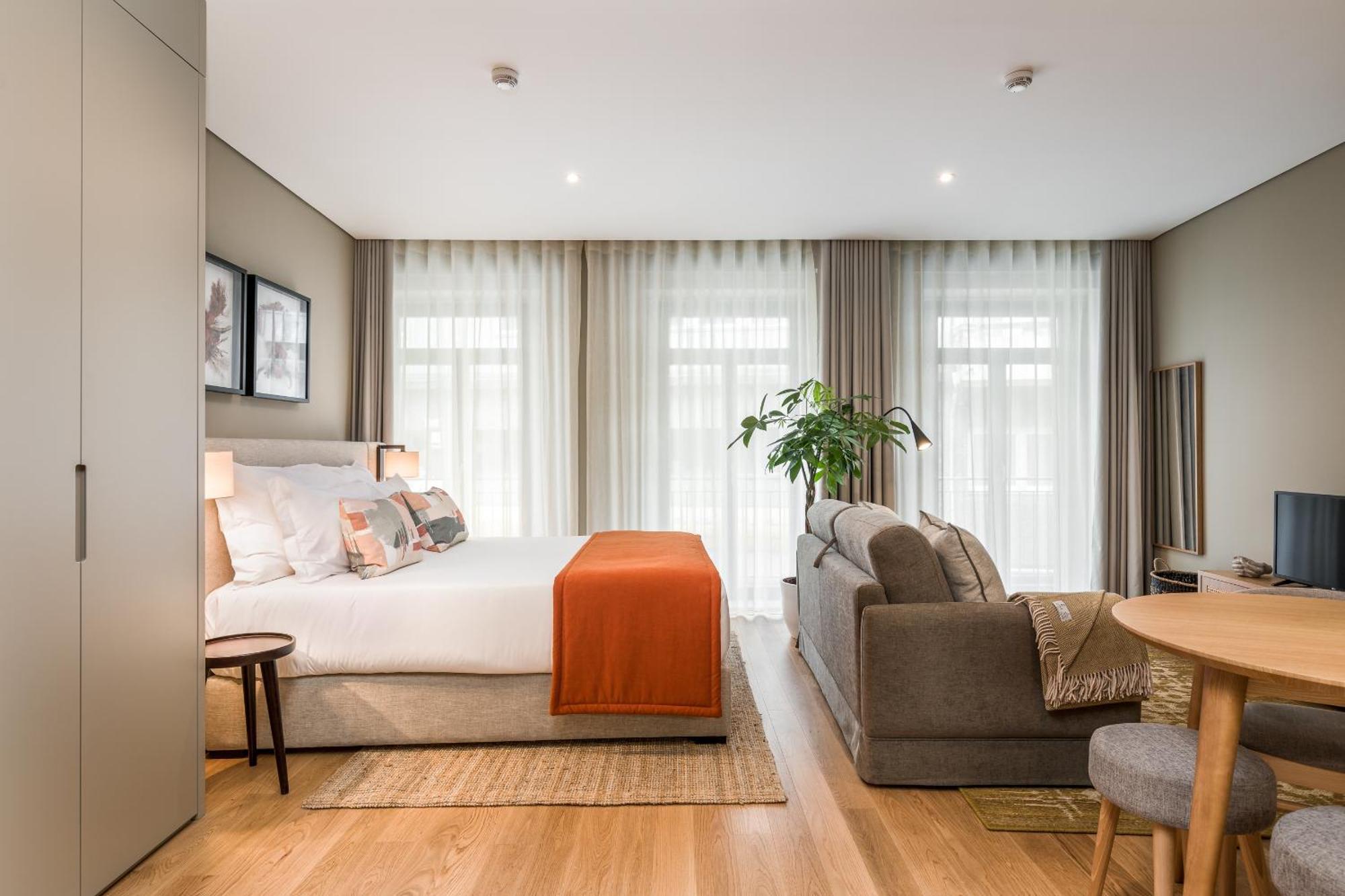Legends House By Sweet Aparthotel 2*