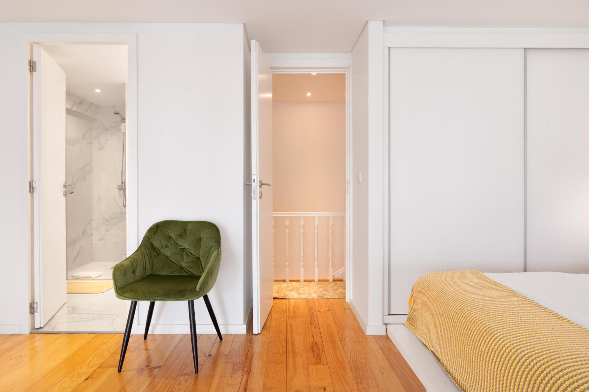 Apartment Near Garden