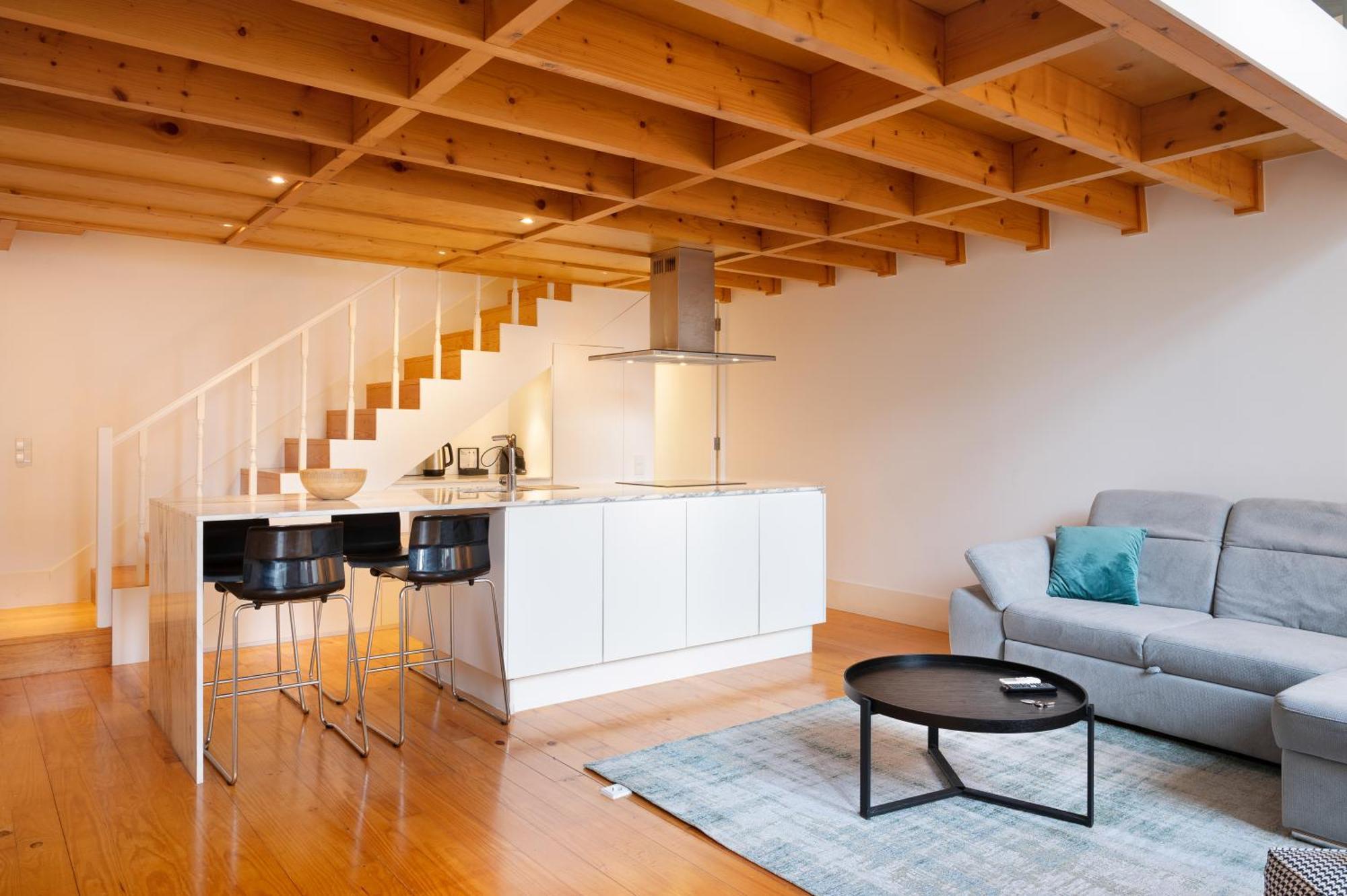 Apartment Near Garden