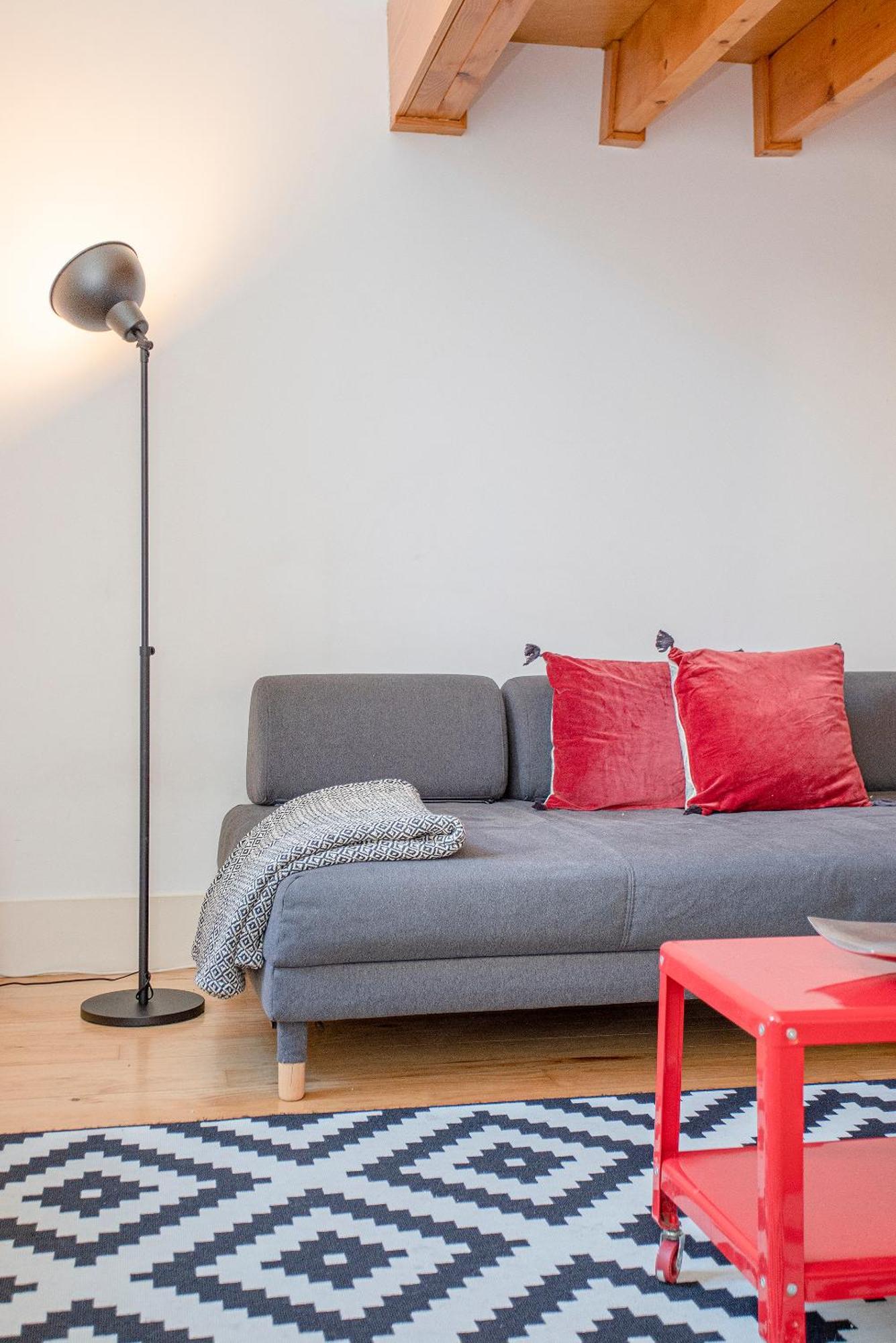 Liiiving In - Garden Light Mezzanine Apartment *