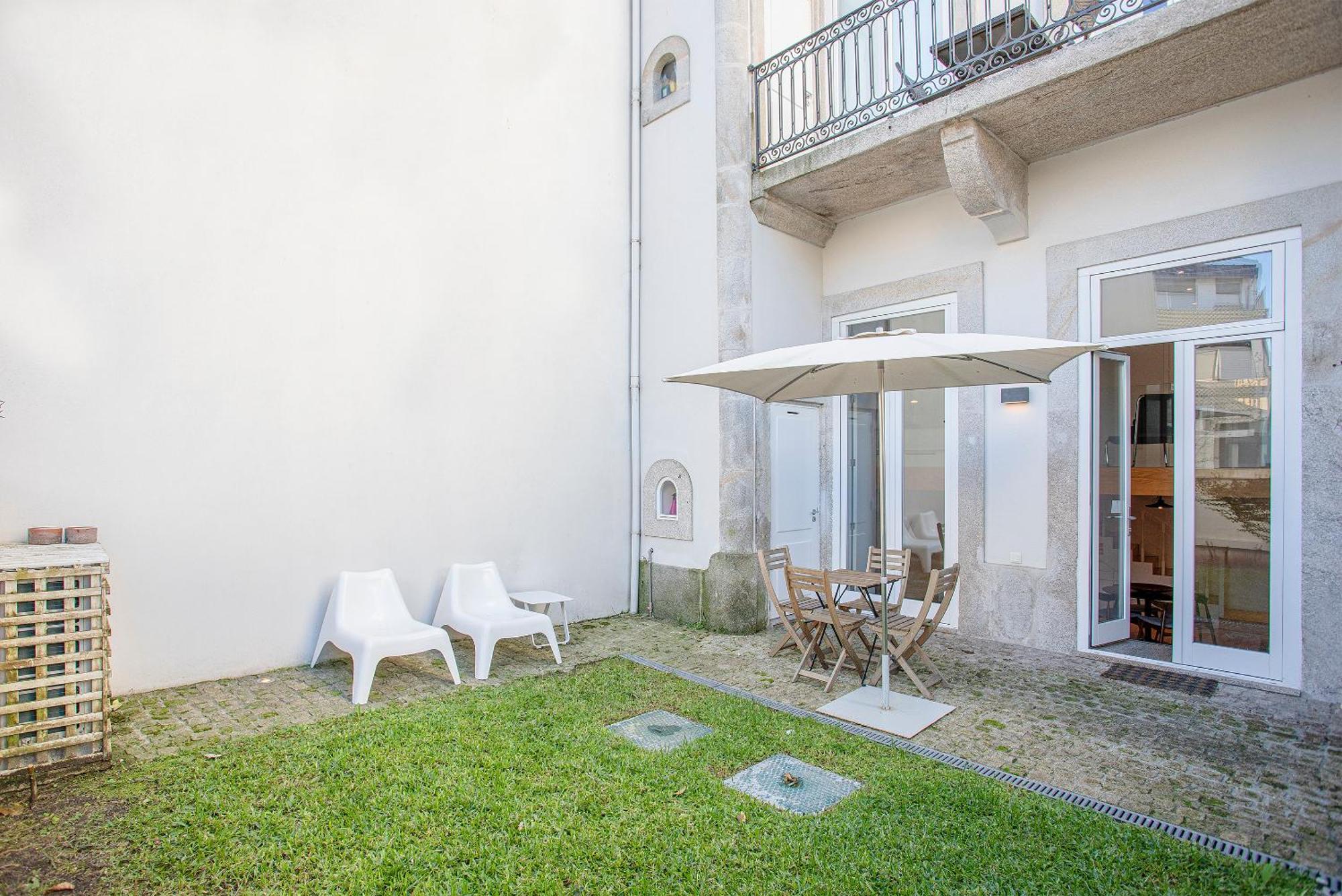 Liiiving In - Garden Light Mezzanine Apartment *