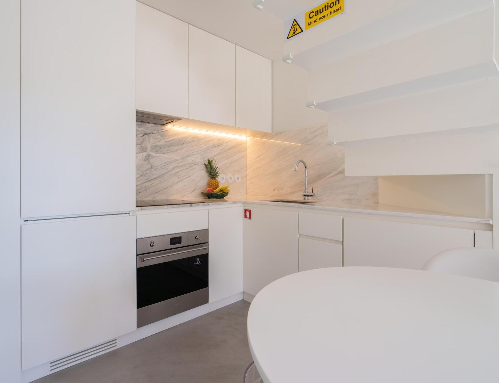 Apartment Host Wise - Luxurious Private Flats - Balcony