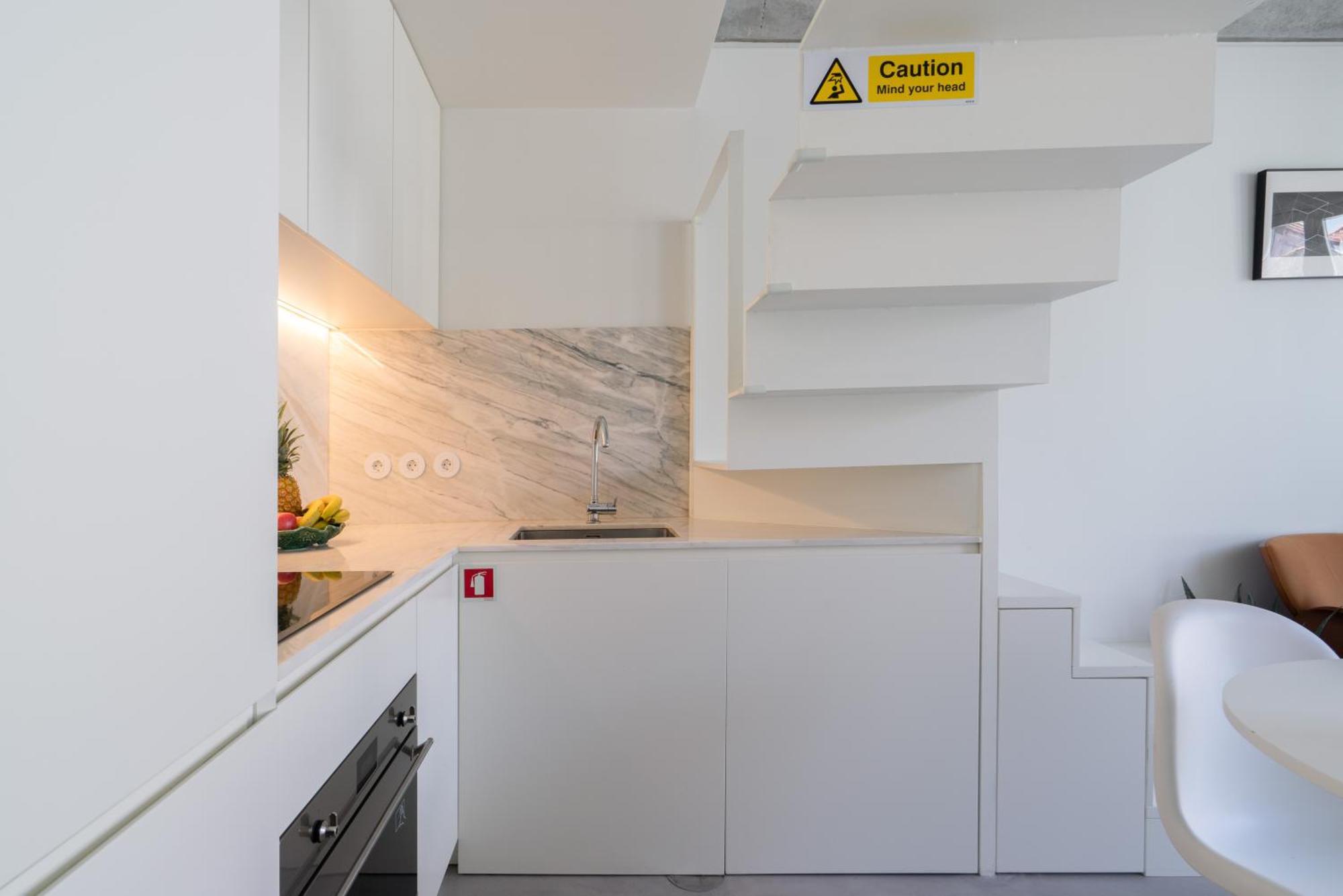 Host Wise - Luxurious Private Flats - Balcony * Porto