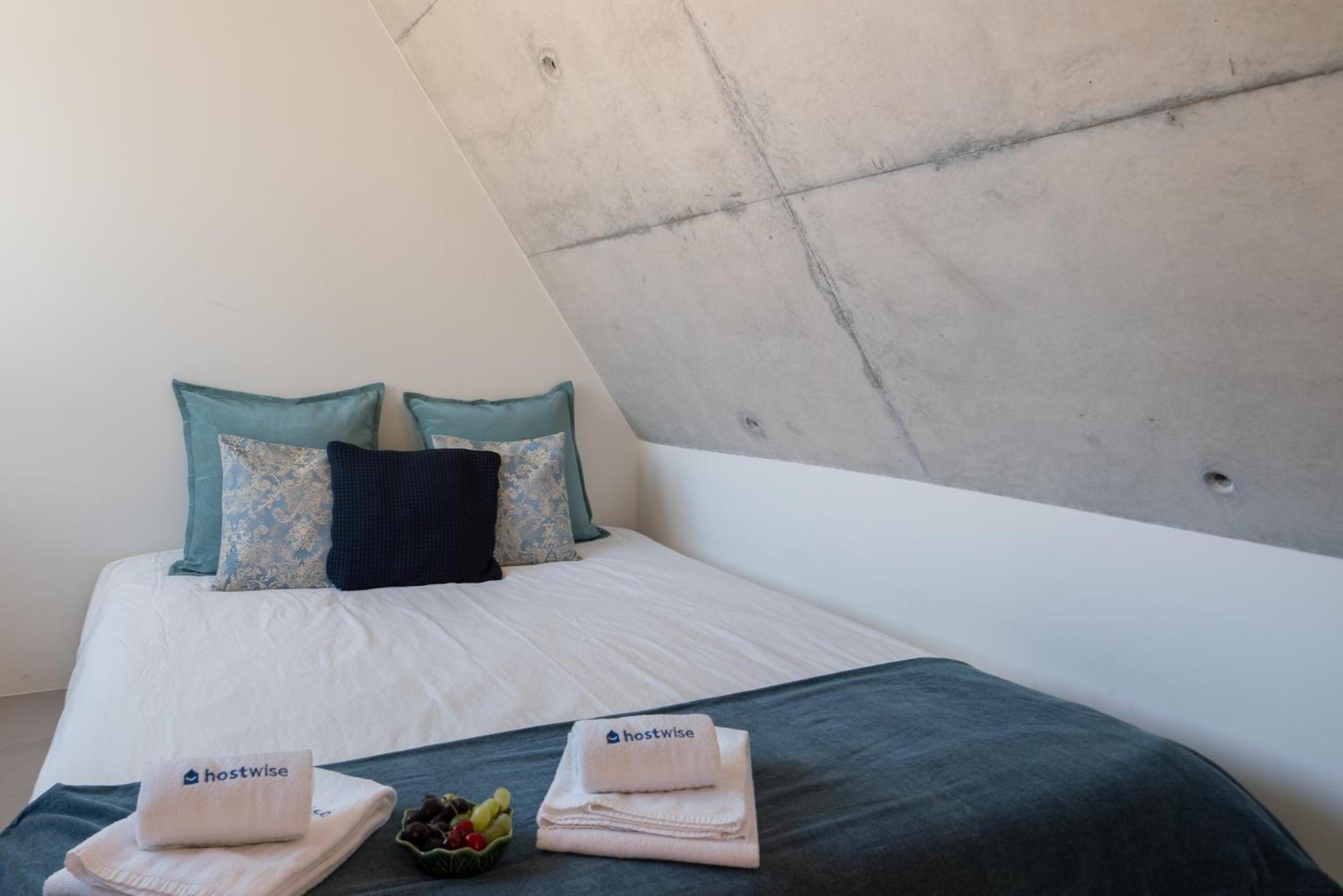Apartment Host Wise - Luxurious Private Flats - Balcony *