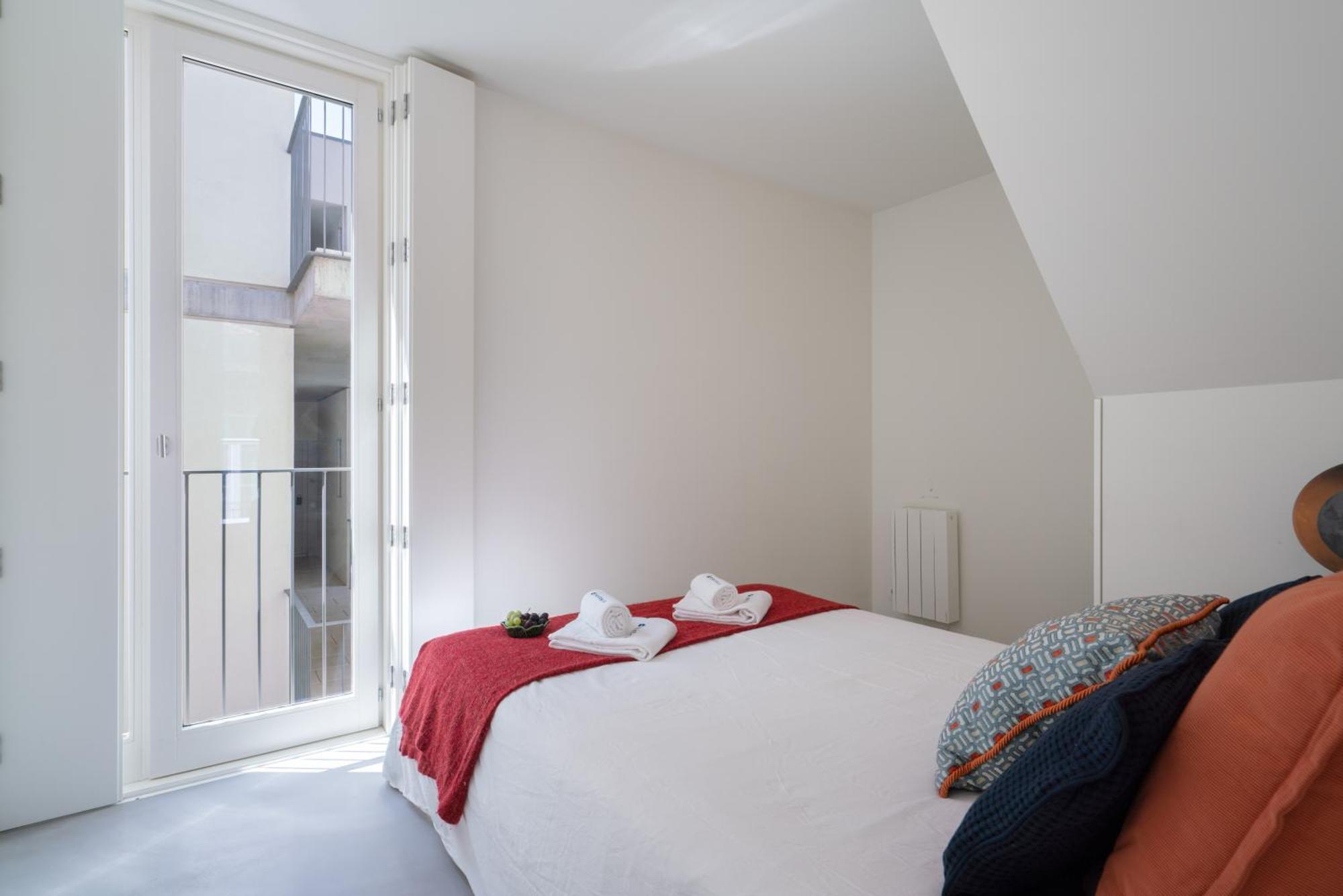 Host Wise - Luxurious Private Flats - Balcony Apartment Porto