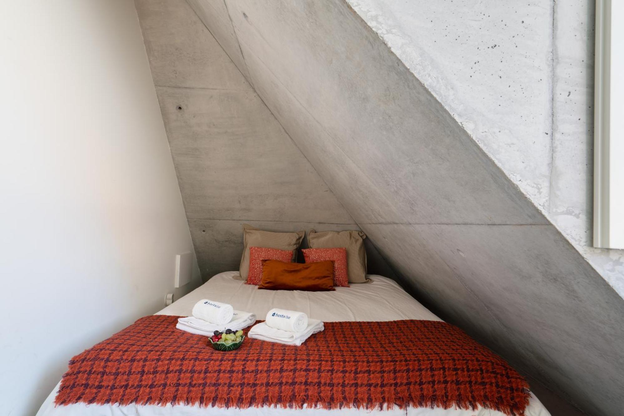 Apartment Host Wise - Luxurious Private Flats - Balcony