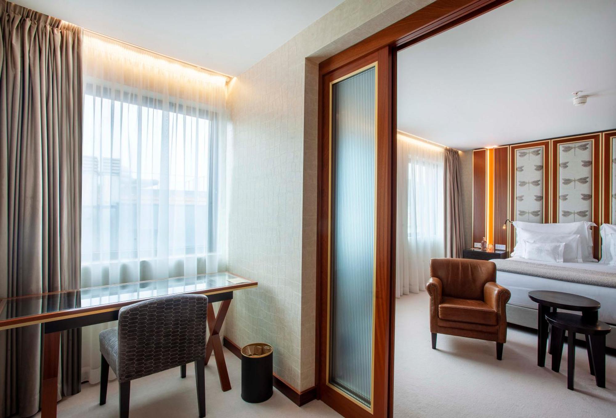 Wine & Books Hotel Porto