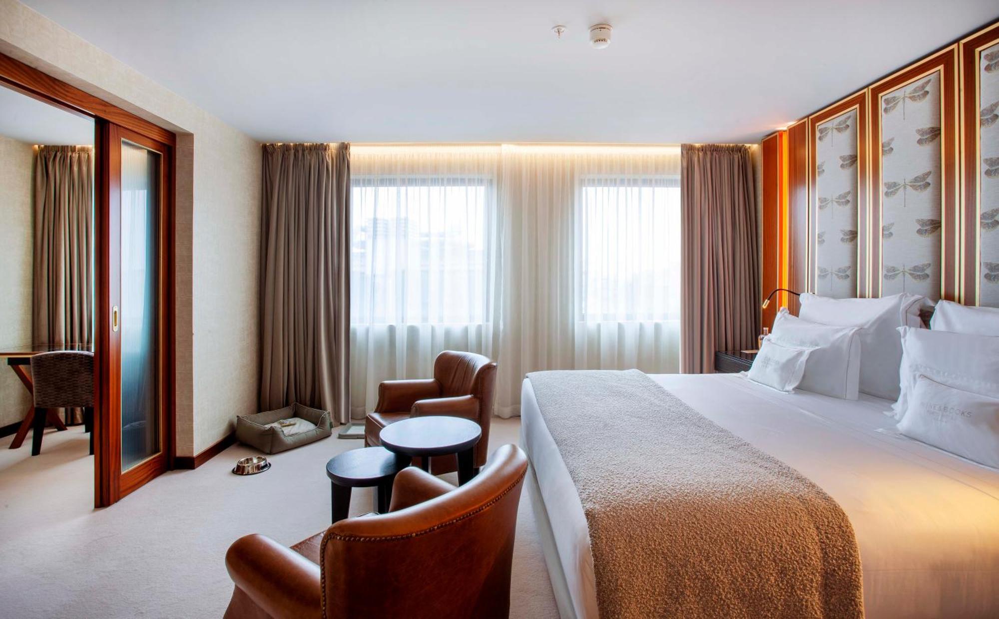 Wine & Books Hotel