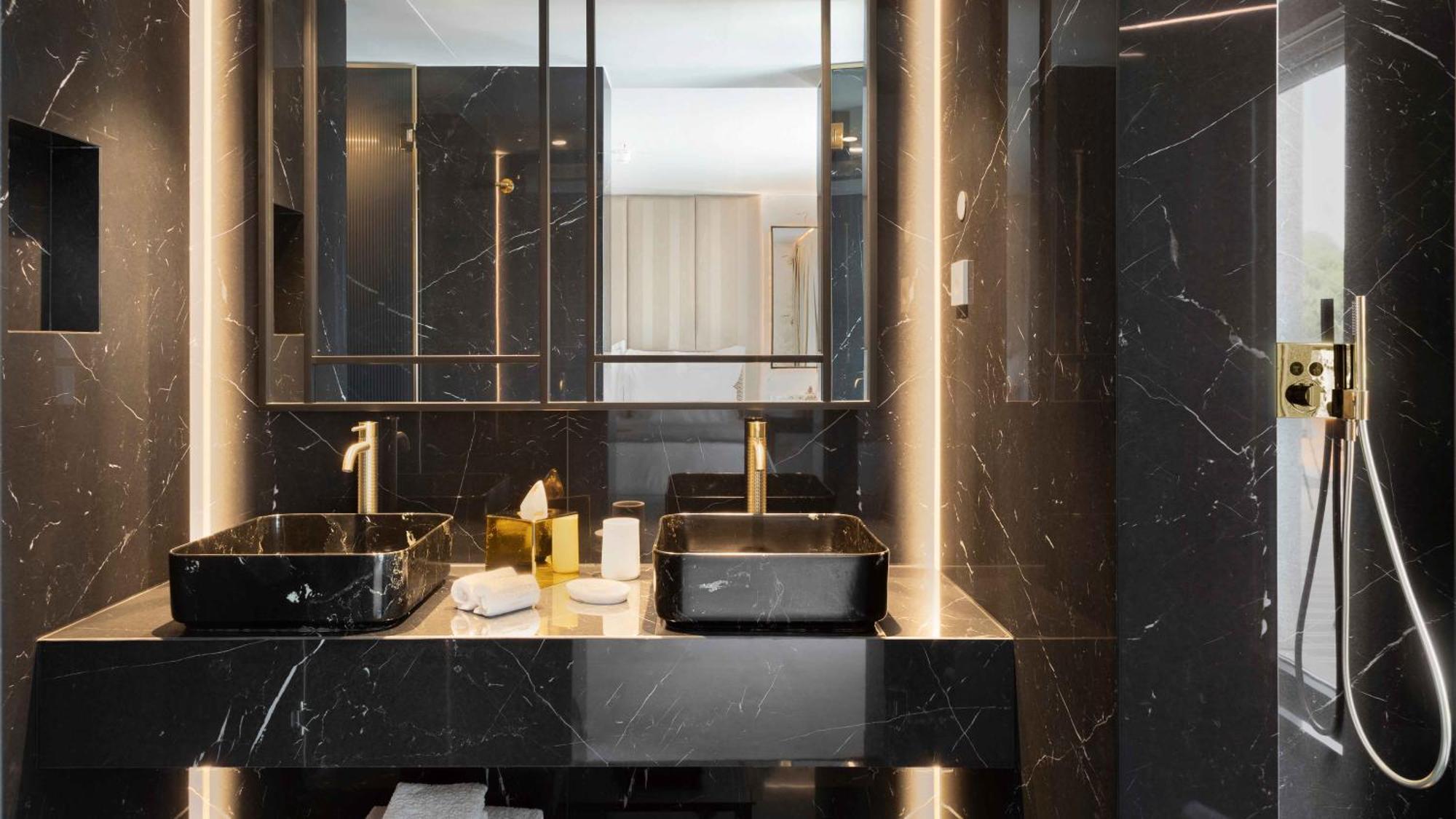 Hotel Wine & Books 5*