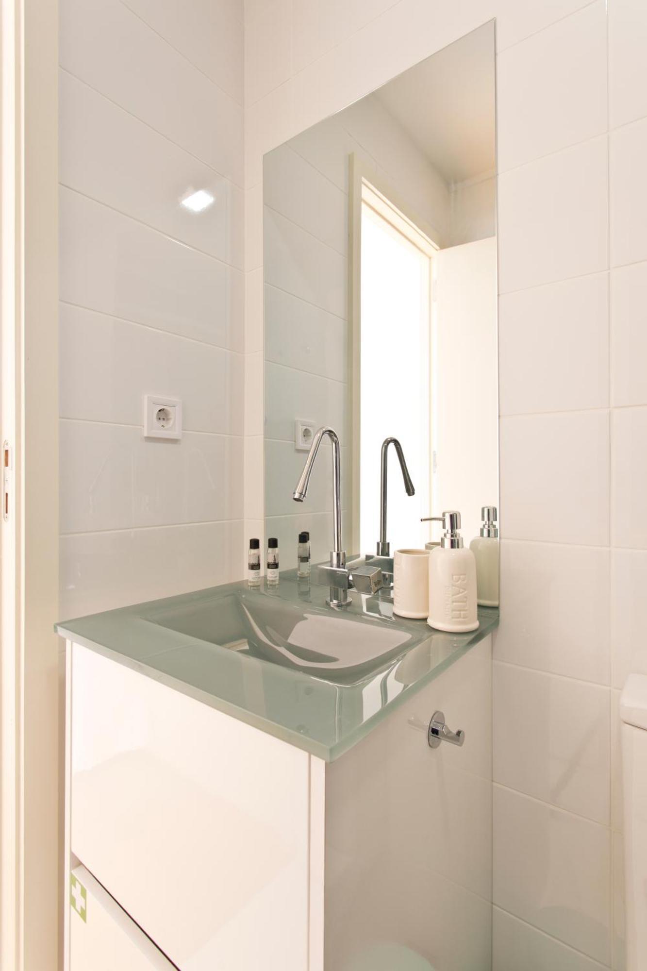 Fine Art Center Apartment Porto