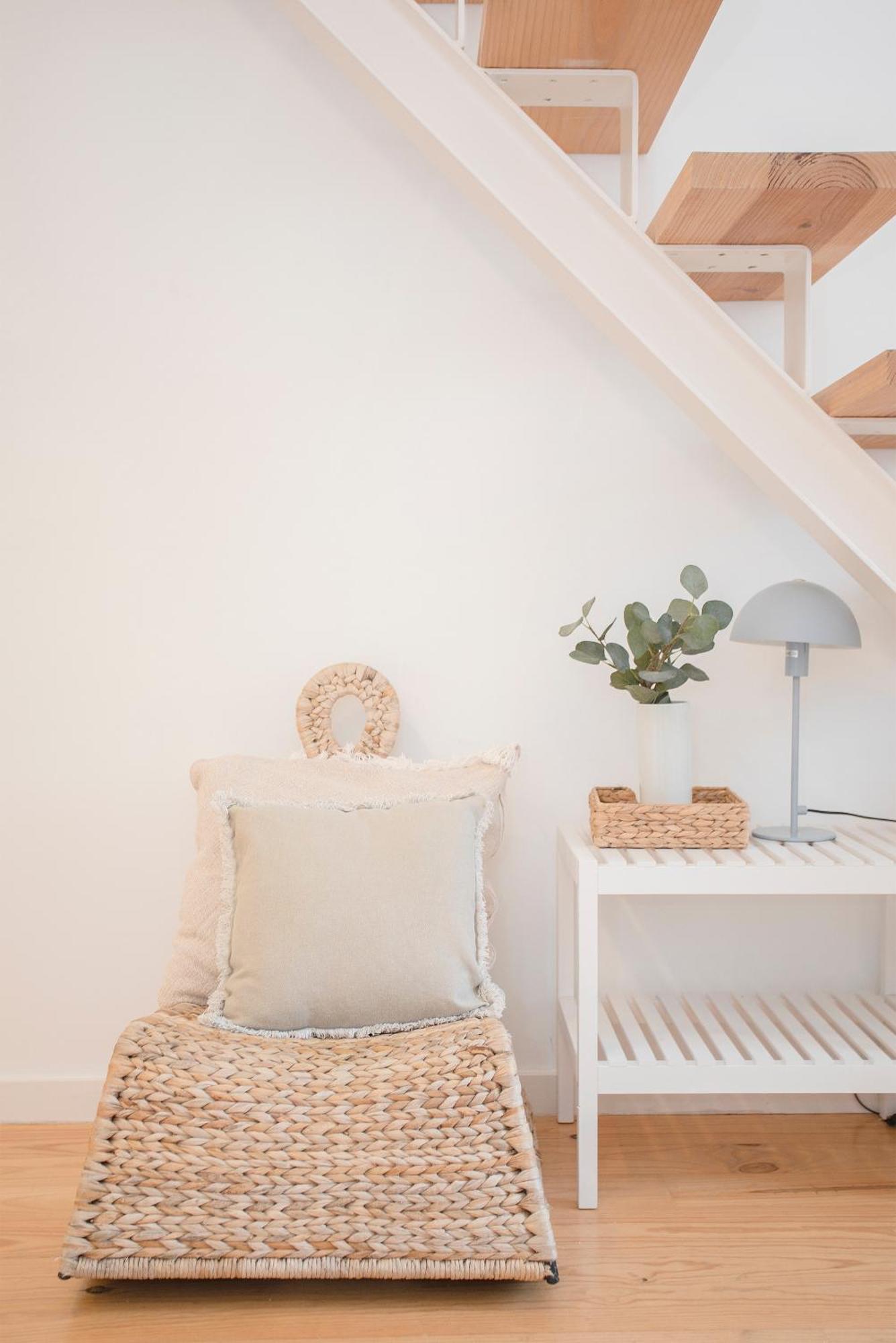 Liiiving In - Secret Grove Mezzanine *