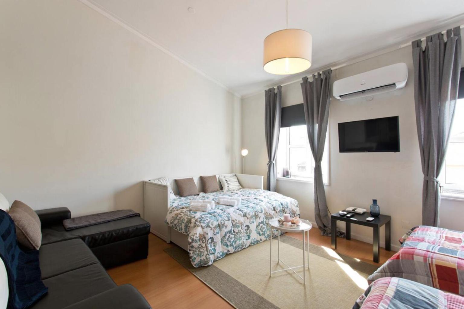 Host Wise - Cozy Sunny Flats - Ace Location