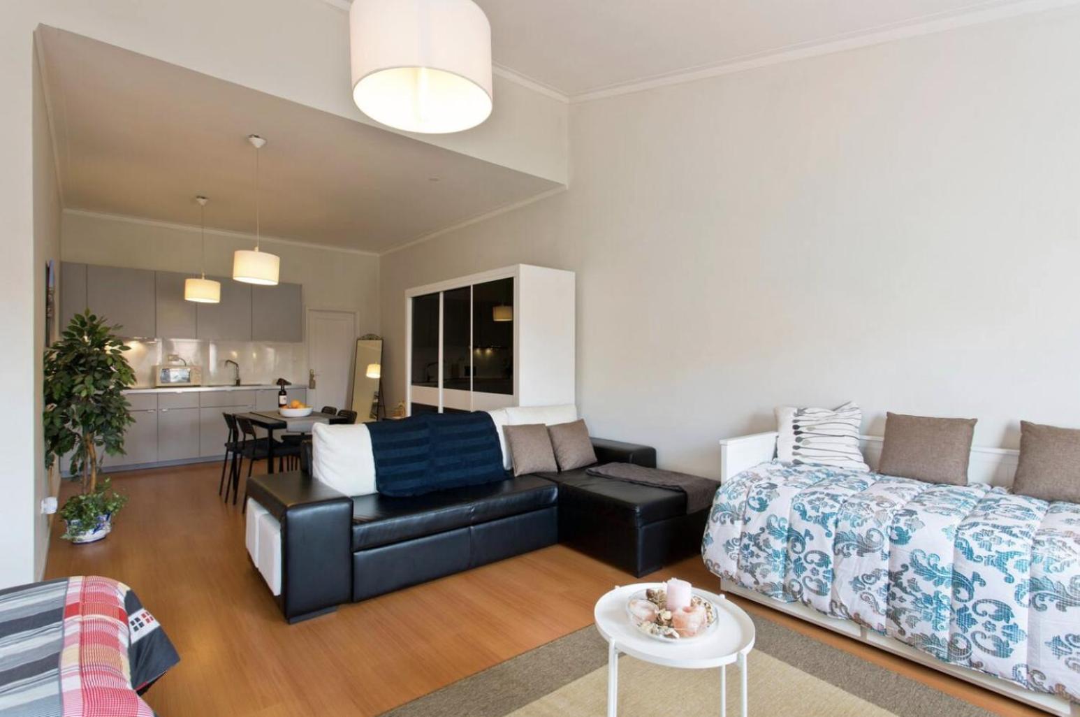 Host Wise - Cozy Sunny Flats - Ace Location *