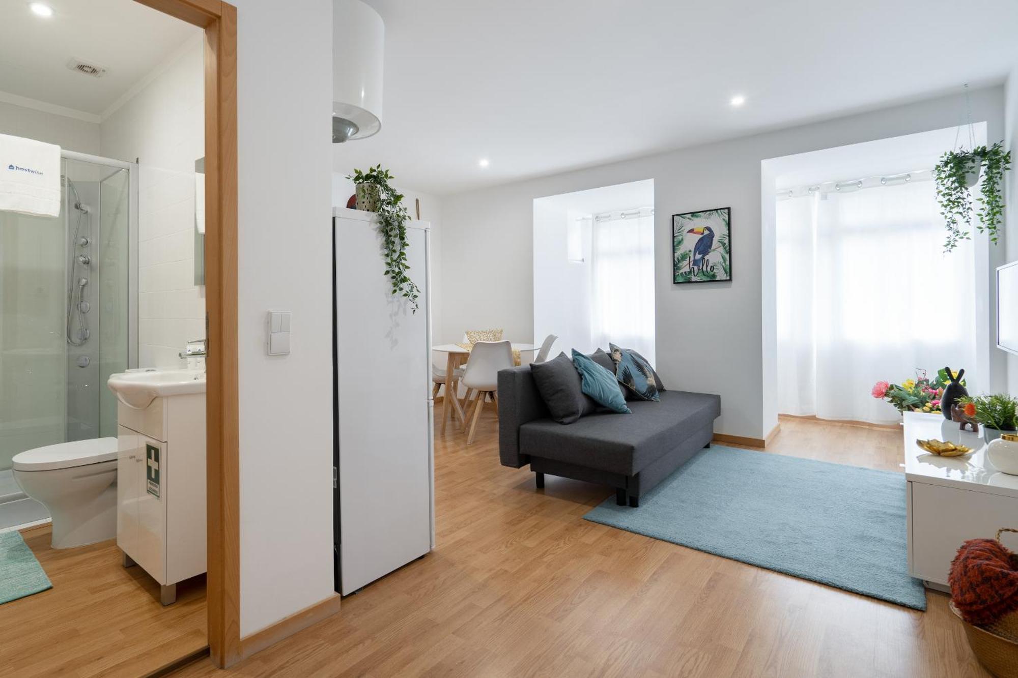 Apartment Host Wise - Colorful Fresh Flats - Batalha