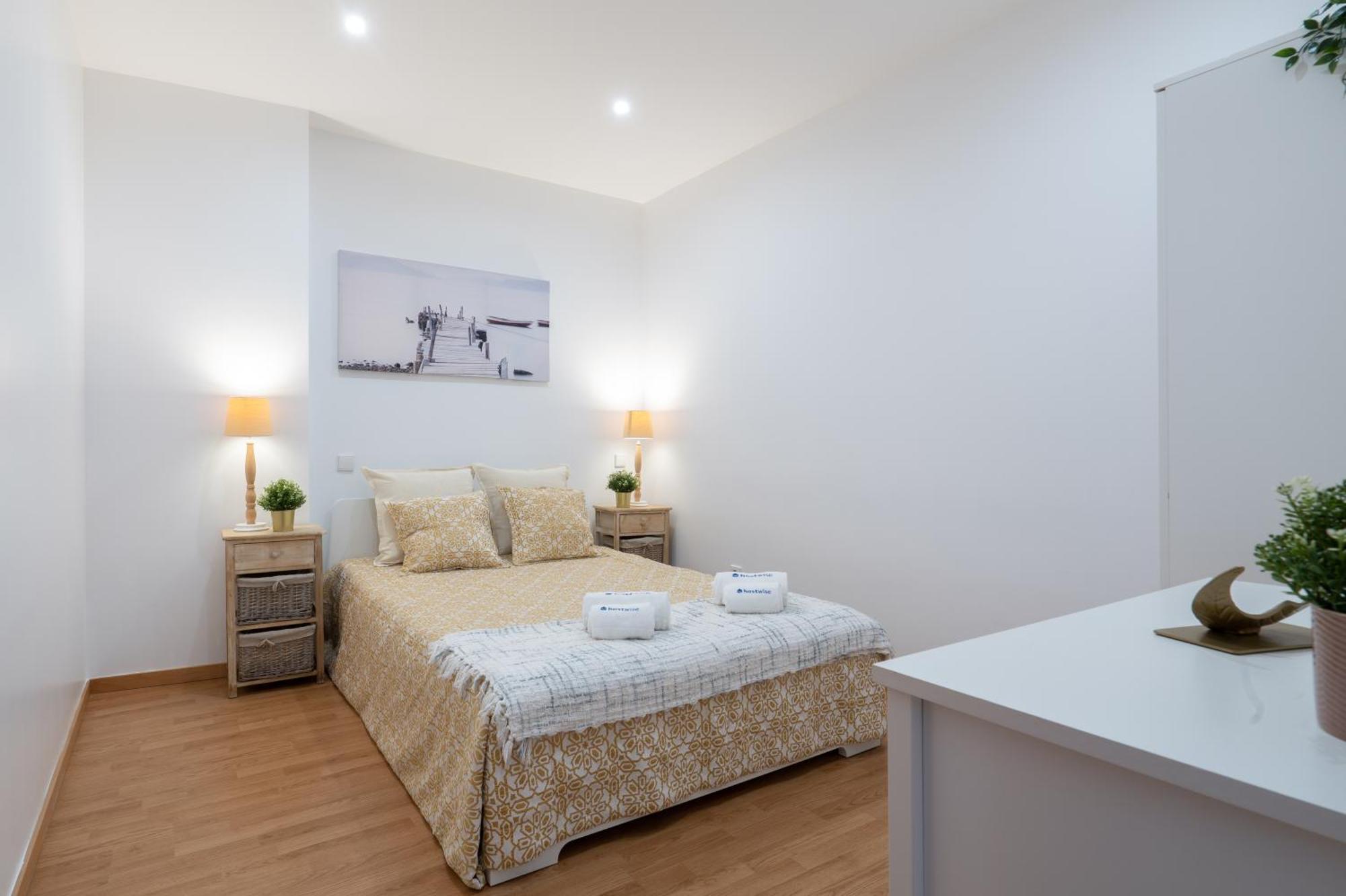 Apartment Host Wise - Colorful Fresh Flats - Batalha