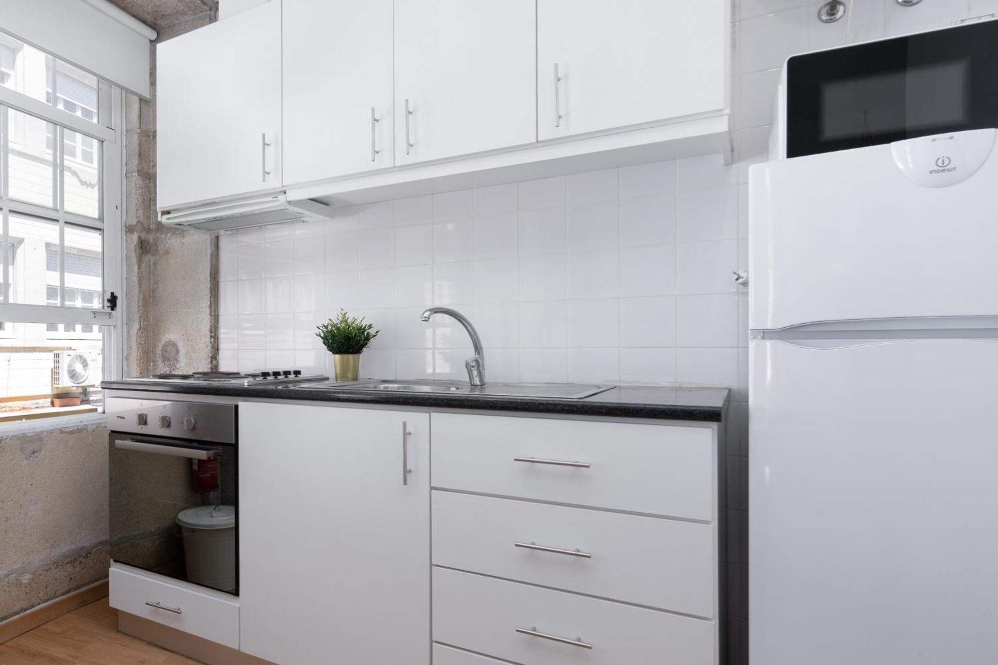 Host Wise - Colorful Fresh Flats - Batalha *