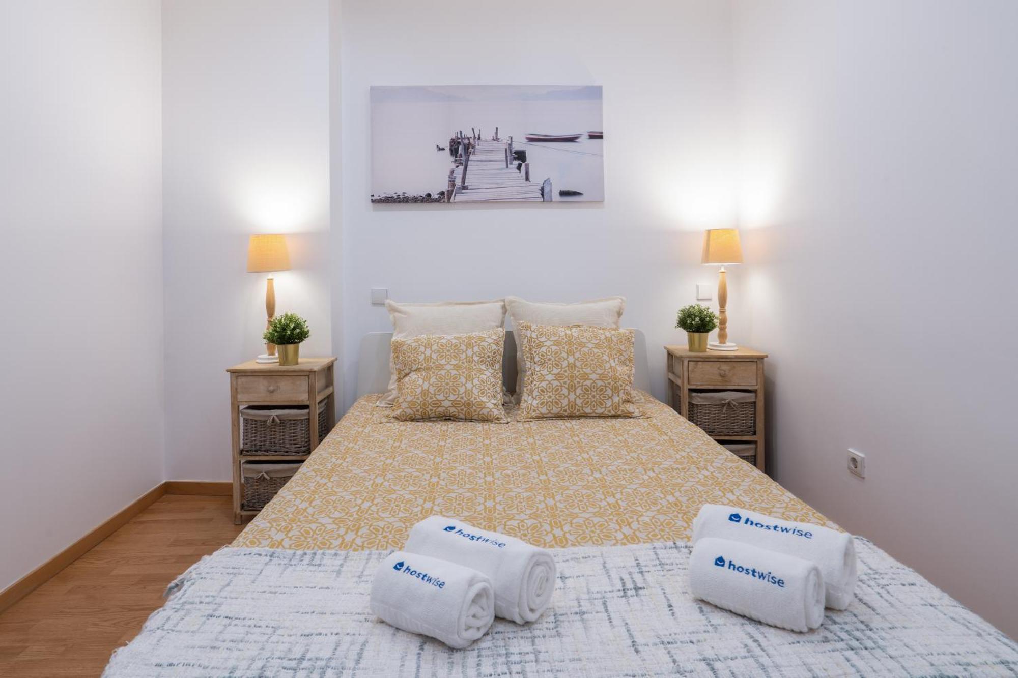 Host Wise - Colorful Fresh Flats - Batalha Apartment