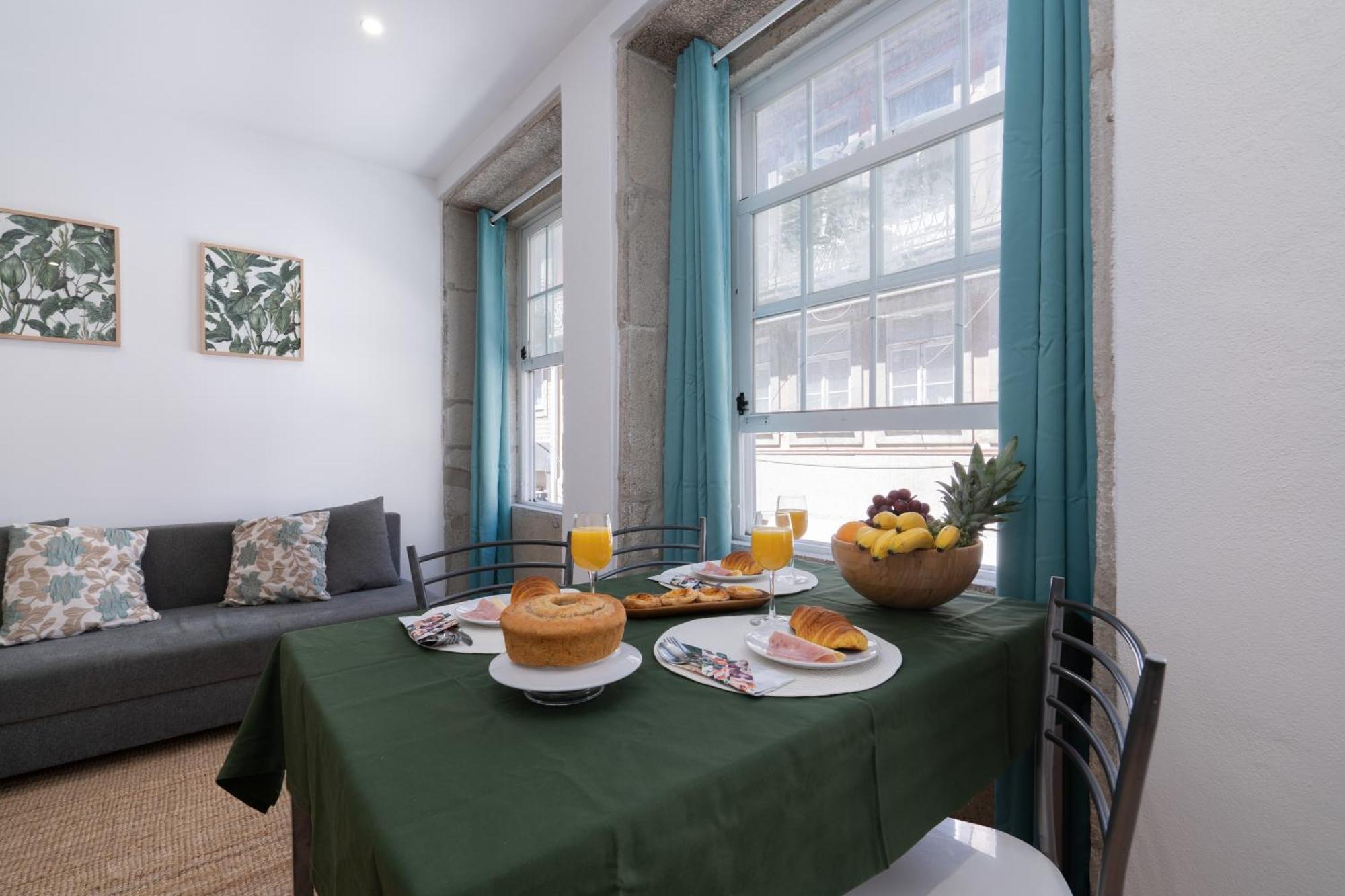 Host Wise - Colorful Fresh Flats - Batalha Apartment *