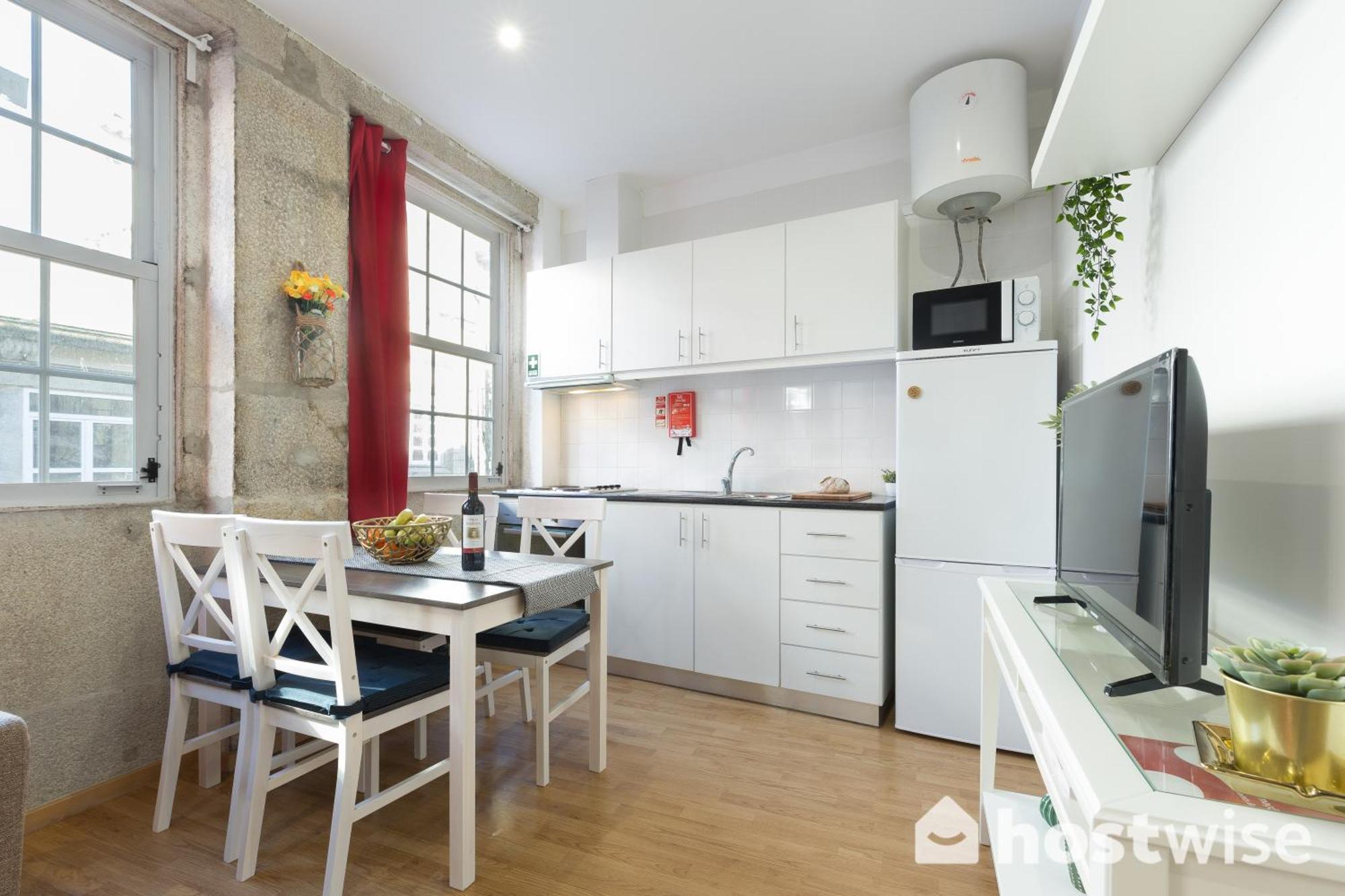 Host Wise - Colorful Fresh Flats - Batalha Apartment *