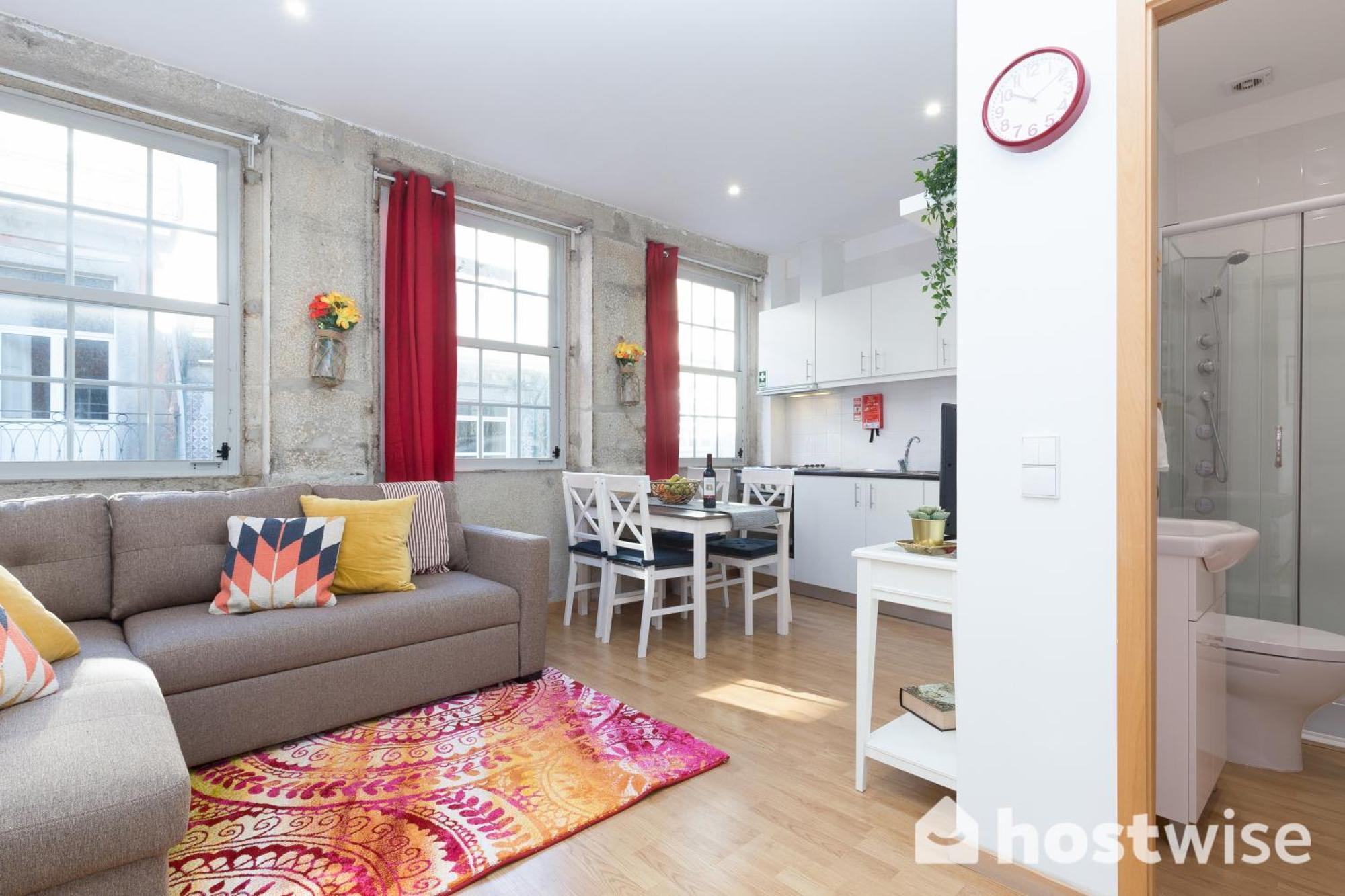 Host Wise - Colorful Fresh Flats - Batalha