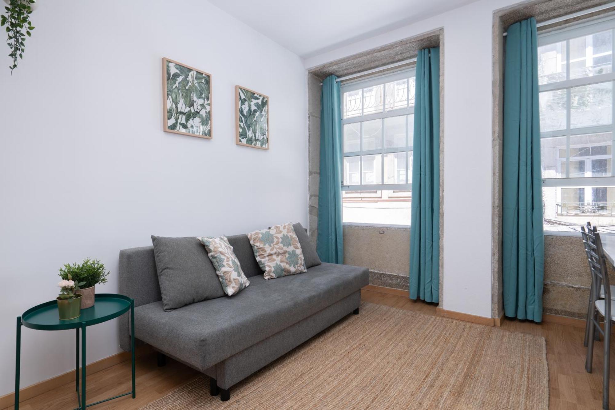 Host Wise - Colorful Fresh Flats - Batalha Porto