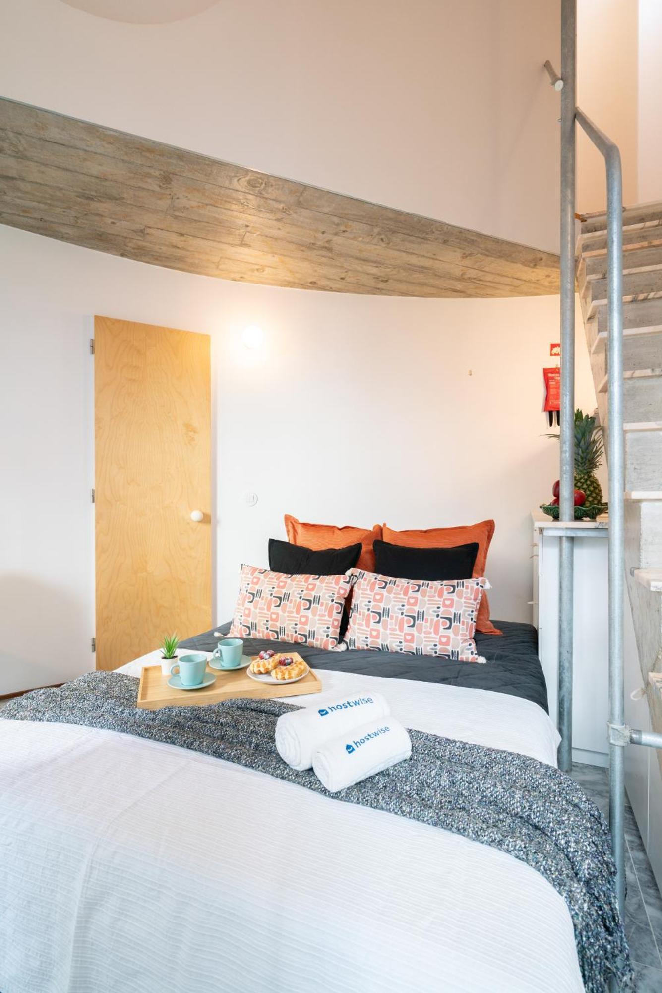 Apartment Host Wise - Quiet Colourful House - Garden Porto