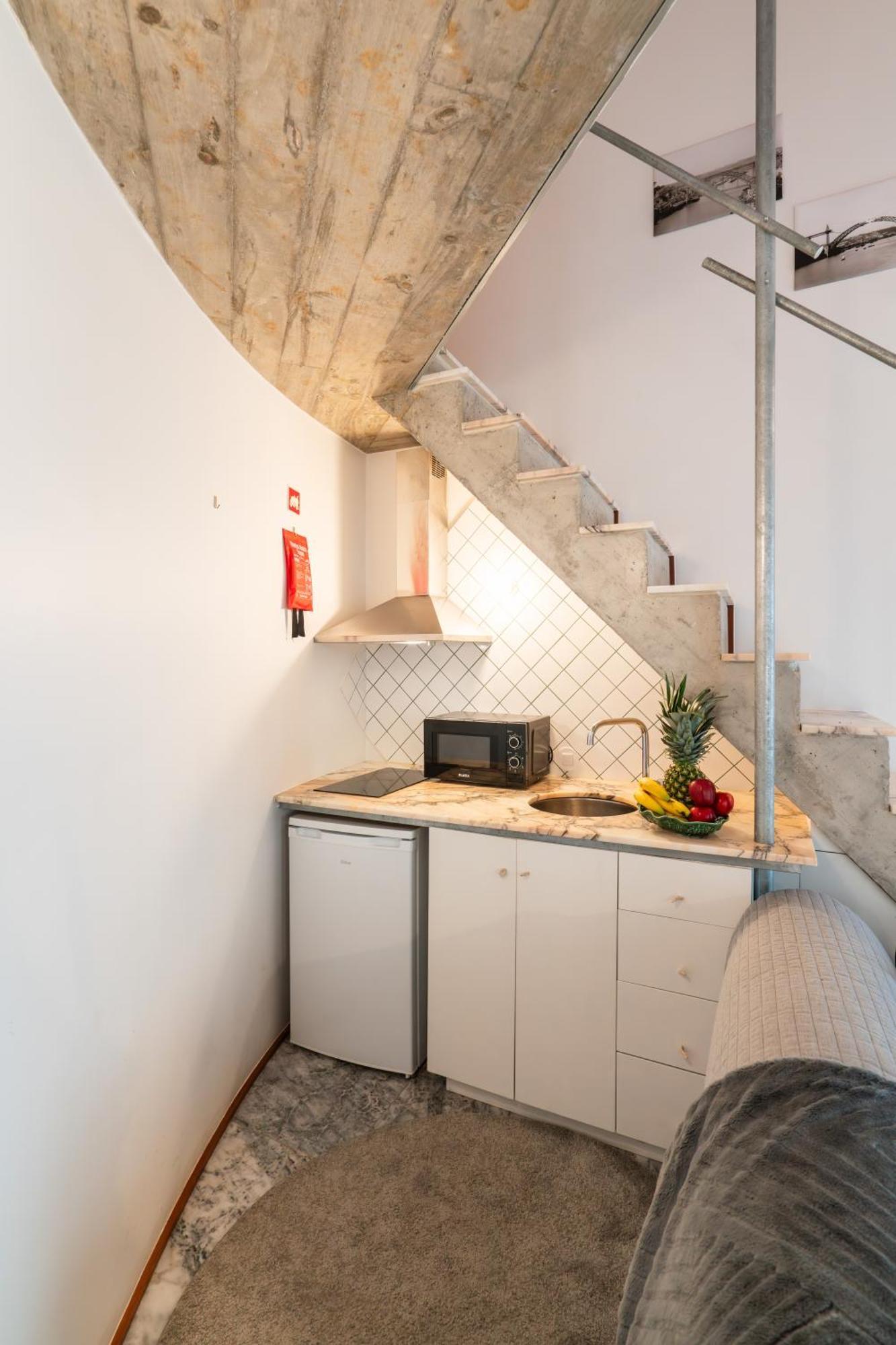 Apartment Host Wise - Quiet Colourful House - Garden Porto