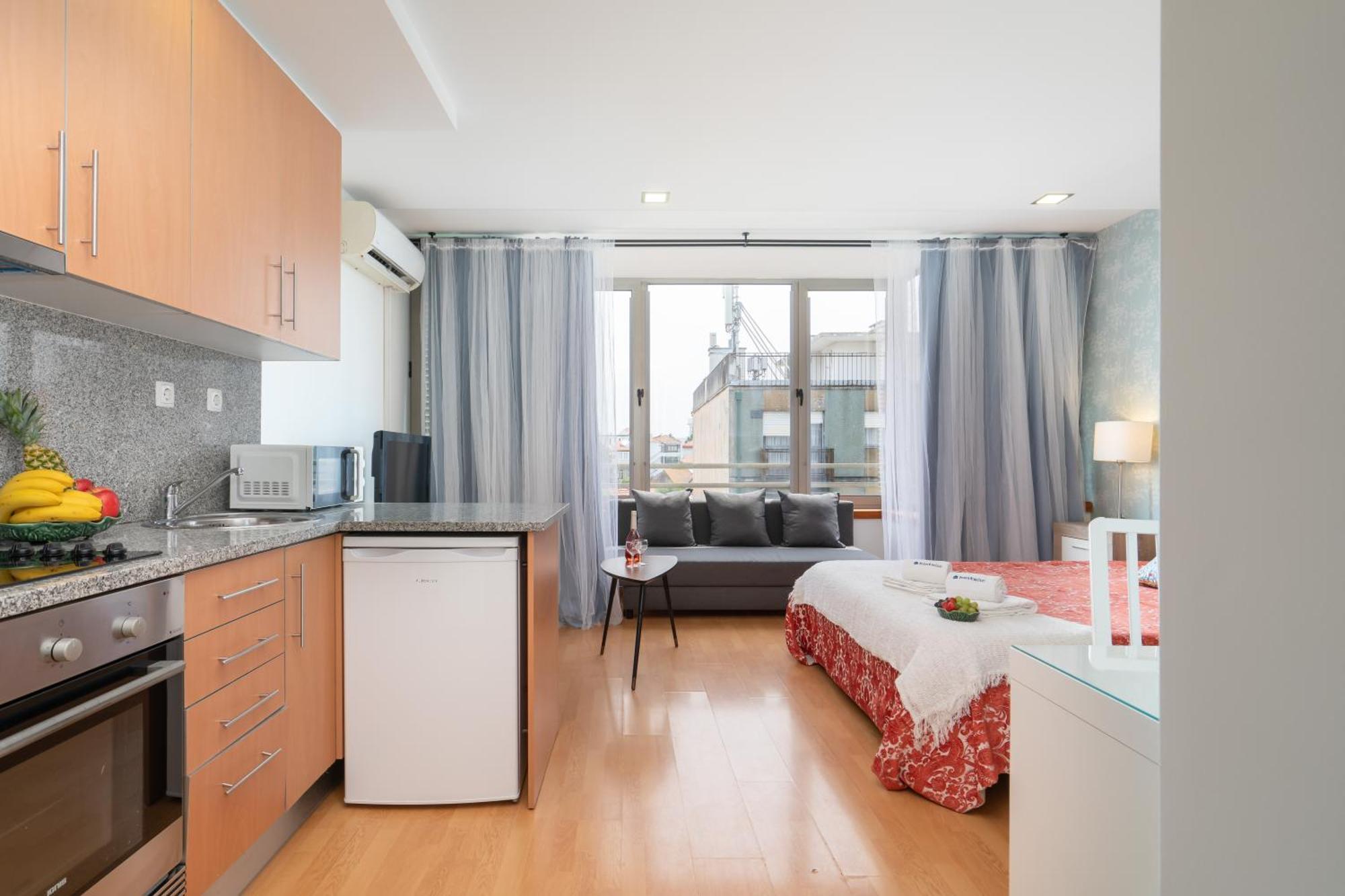 Host Wise - Bright Quiet Flats - Prime Location * Porto
