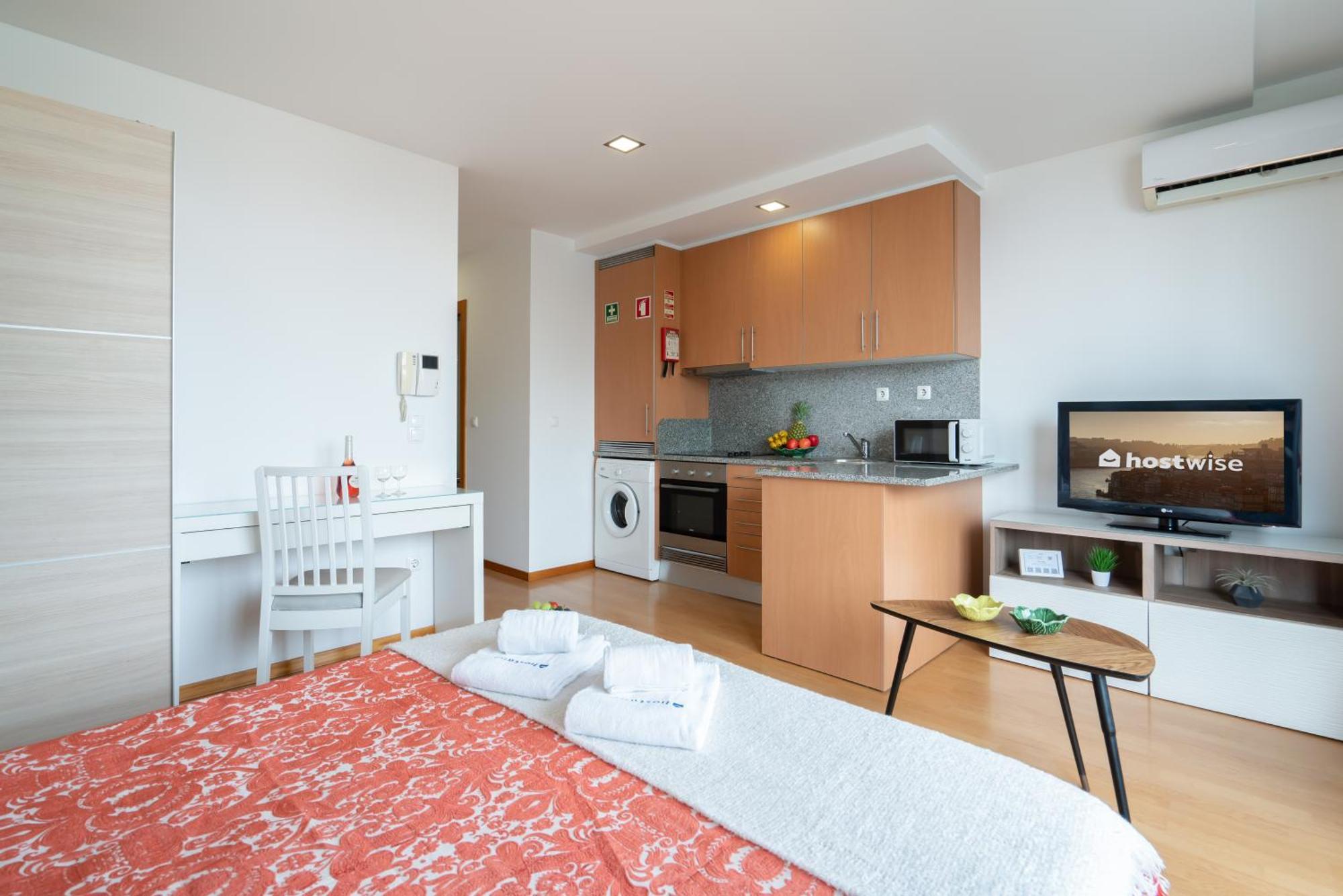 Host Wise - Bright Quiet Flats - Prime Location * Porto
